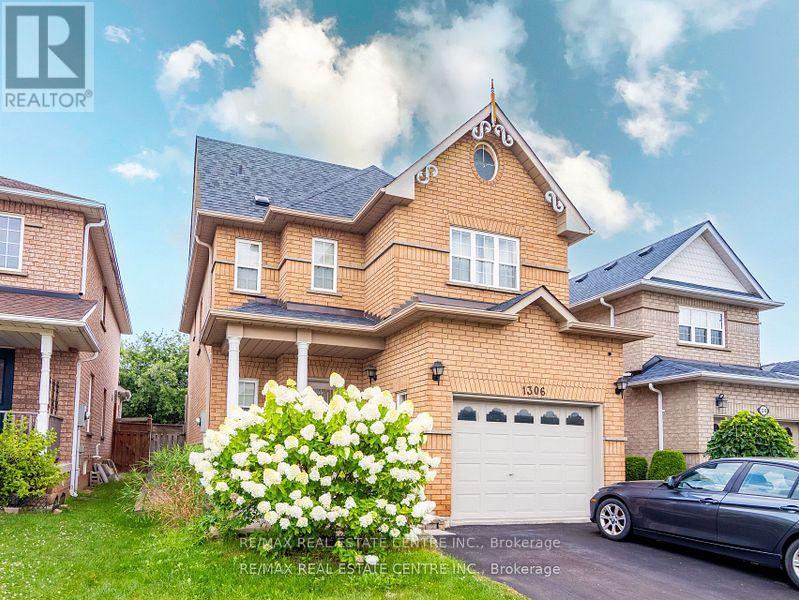 1306 Sandpiper Road, Oakville, Ontario  L6M 3V7 - Photo 2 - W12350647