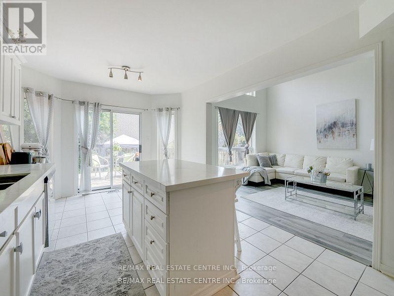 1306 Sandpiper Road, Oakville, Ontario  L6M 3V7 - Photo 21 - W12350647