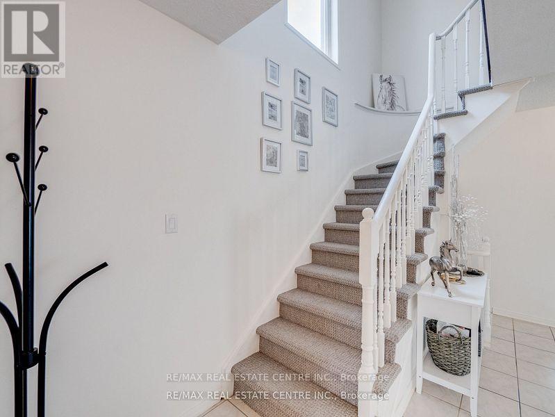 1306 Sandpiper Road, Oakville, Ontario  L6M 3V7 - Photo 23 - W12350647