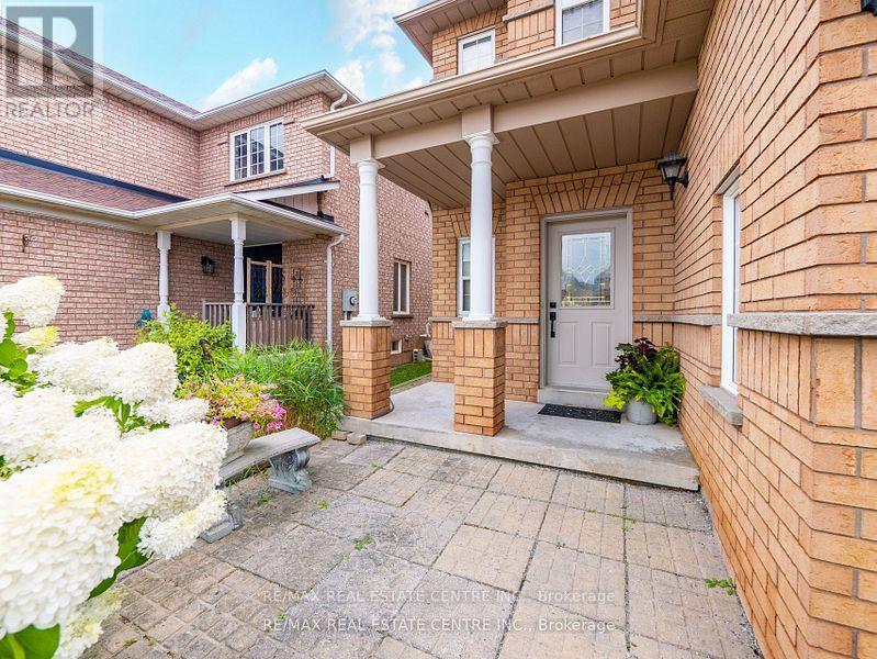 1306 Sandpiper Road, Oakville, Ontario  L6M 3V7 - Photo 3 - W12350647