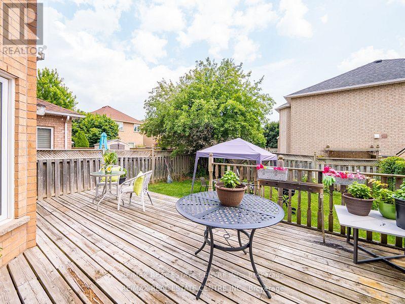 1306 Sandpiper Road, Oakville, Ontario  L6M 3V7 - Photo 32 - W12350647