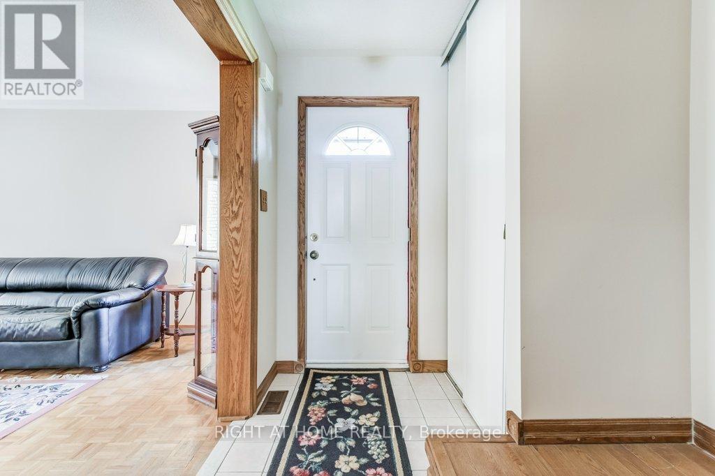 195 Howard Crescent, Orangeville, Ontario  L9W 4W5 - Photo 5 - W12350651