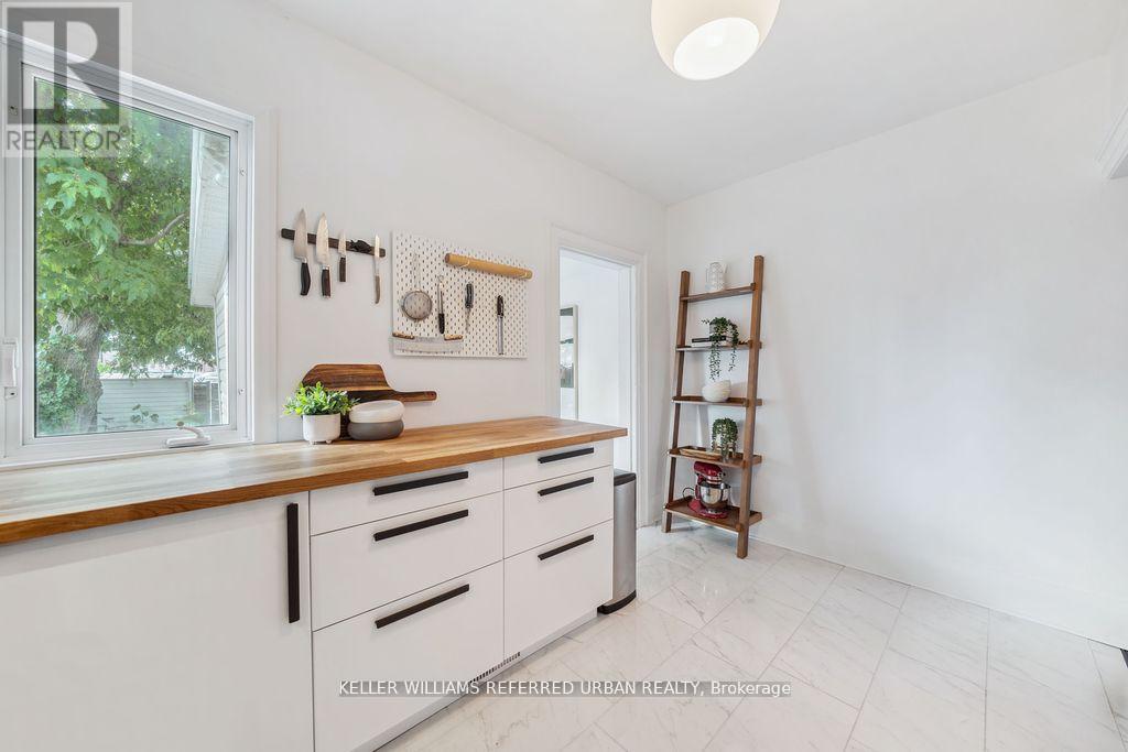 Main - 23 White Avenue, Toronto, Ontario  M6N 1S7 - Photo 11 - W12350667