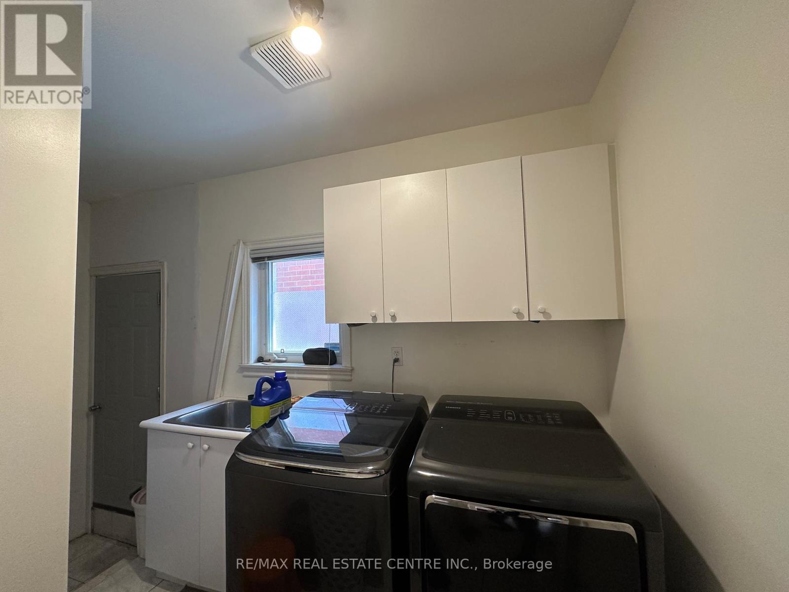 5080 Fallingbrook Drive, Mississauga, Ontario  L5V 1S7 - Photo 19 - W12350696