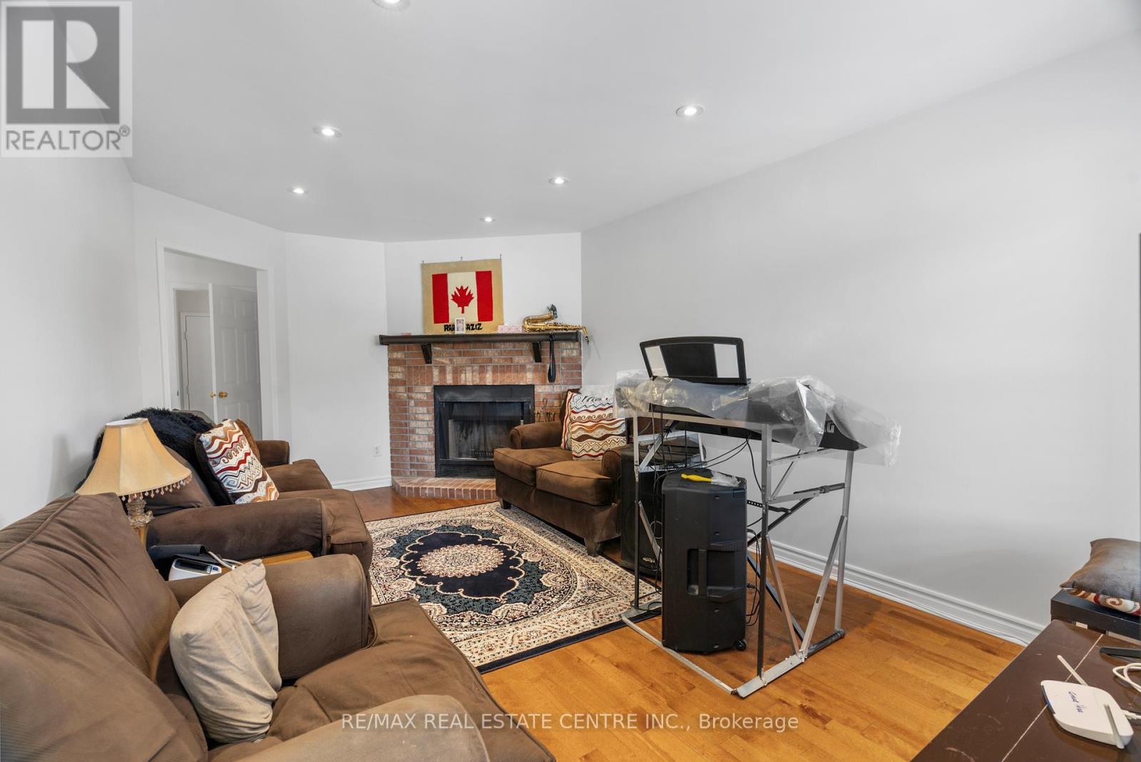 6672 Lisgar Drive, Mississauga, Ontario  L5N 6V9 - Photo 12 - W12350714