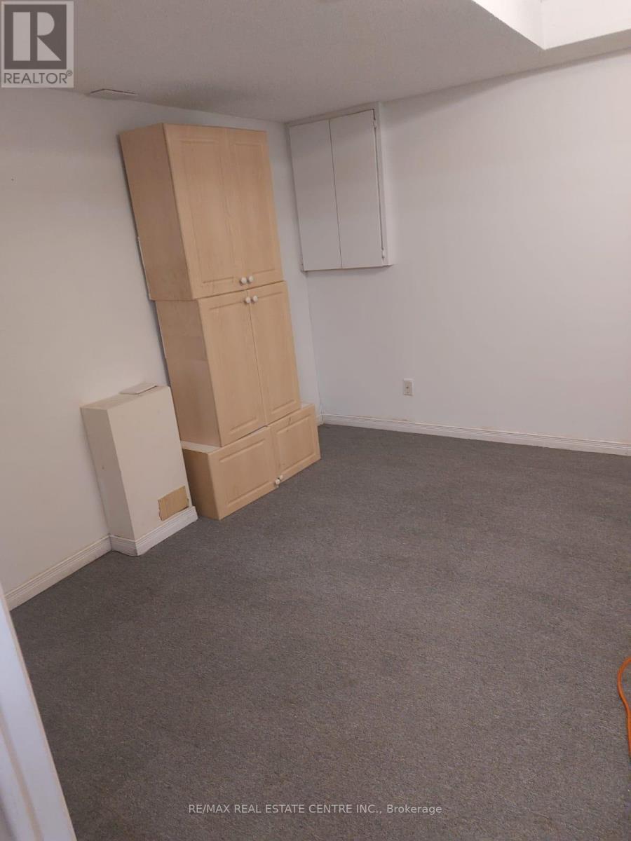 6672 Lisgar Drive, Mississauga, Ontario  L5N 6V9 - Photo 38 - W12350714