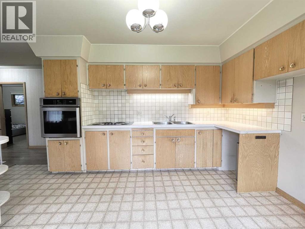 5108 Grove Hill Road Sw, Calgary, Alberta  T3E 4G6 - Photo 7 - A2243810