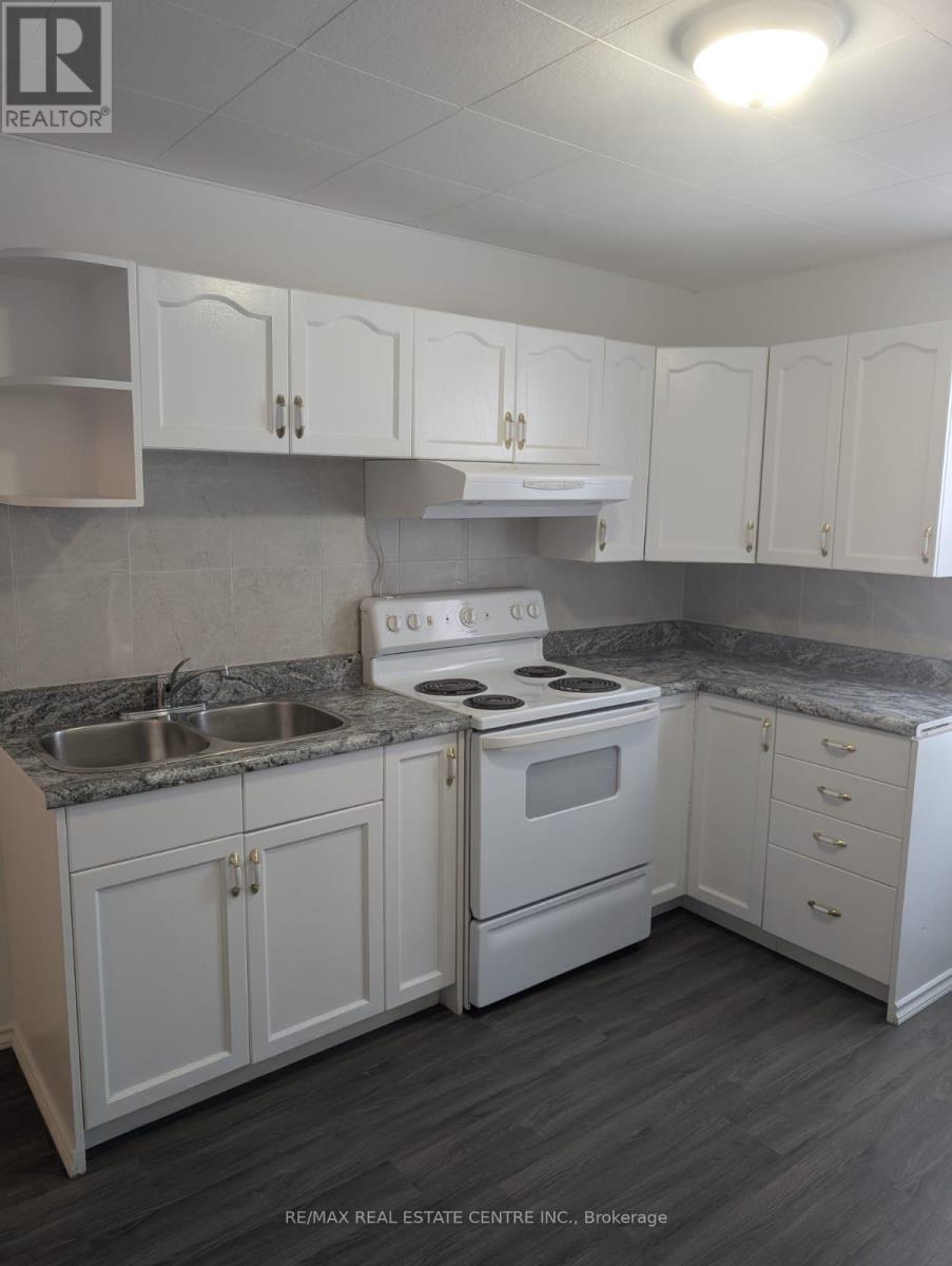 5145 Kitchener Street, Niagara Falls (Clifton Hill), Ontario  L2G 1B1 - Photo 16 - X12350779