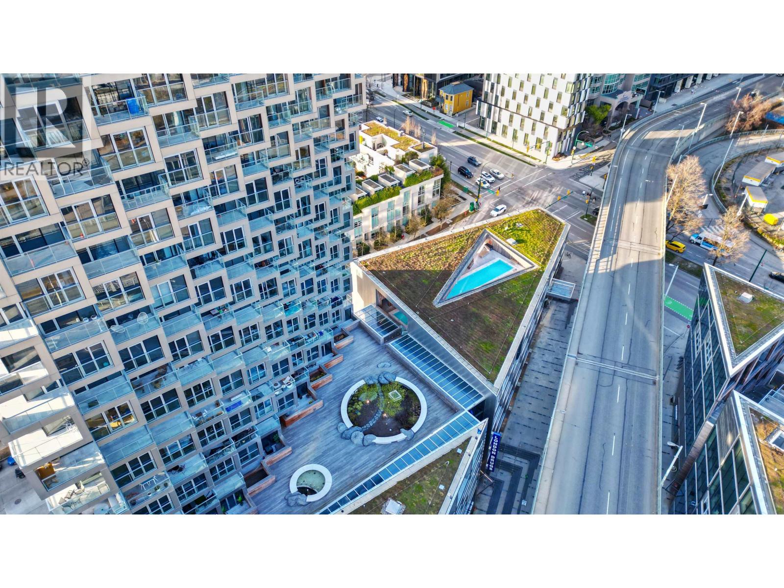 4207 1480 Howe Street, Vancouver, British Columbia  V6Z 0G5 - Photo 1 - R3002983