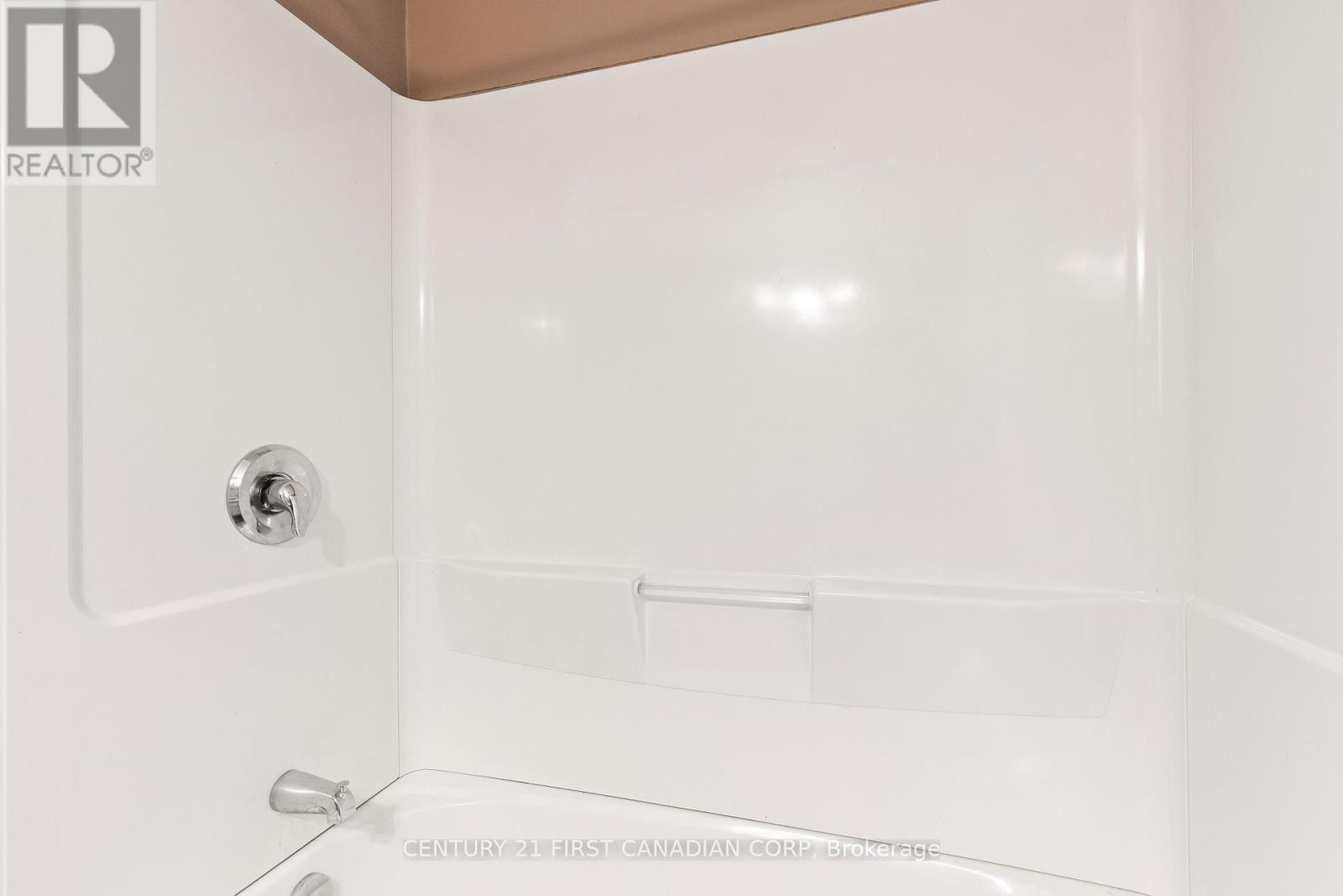7 Rollscourt Gardens, London North, Ontario  N6G 1L9 - Photo 25 - X12350888