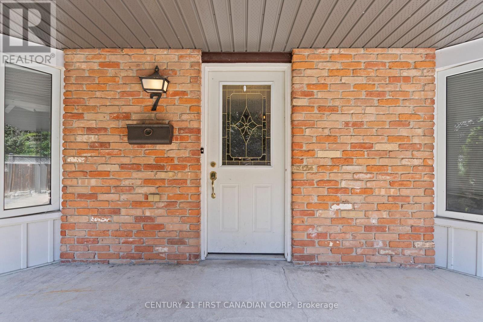 7 Rollscourt Gardens, London North, Ontario  N6G 1L9 - Photo 4 - X12350888