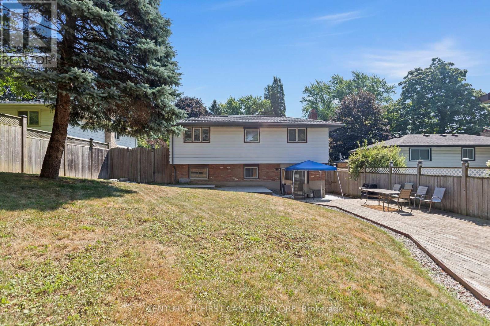 7 Rollscourt Gardens, London North, Ontario  N6G 1L9 - Photo 46 - X12350888