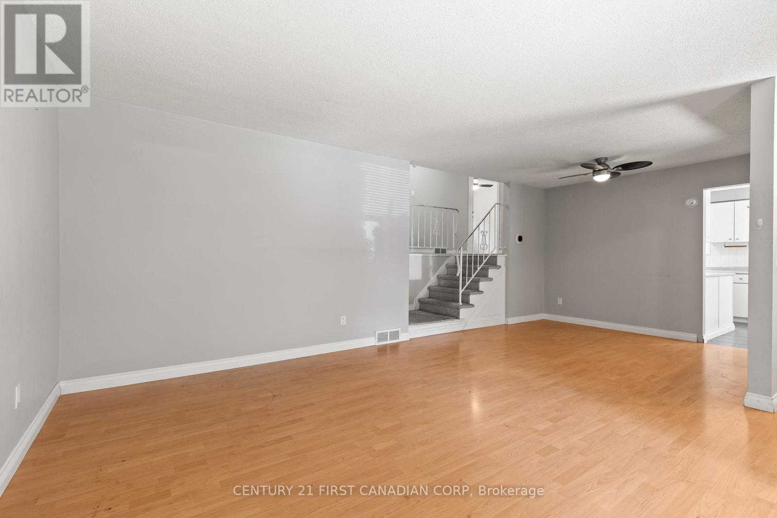 7 Rollscourt Gardens, London North, Ontario  N6G 1L9 - Photo 6 - X12350888