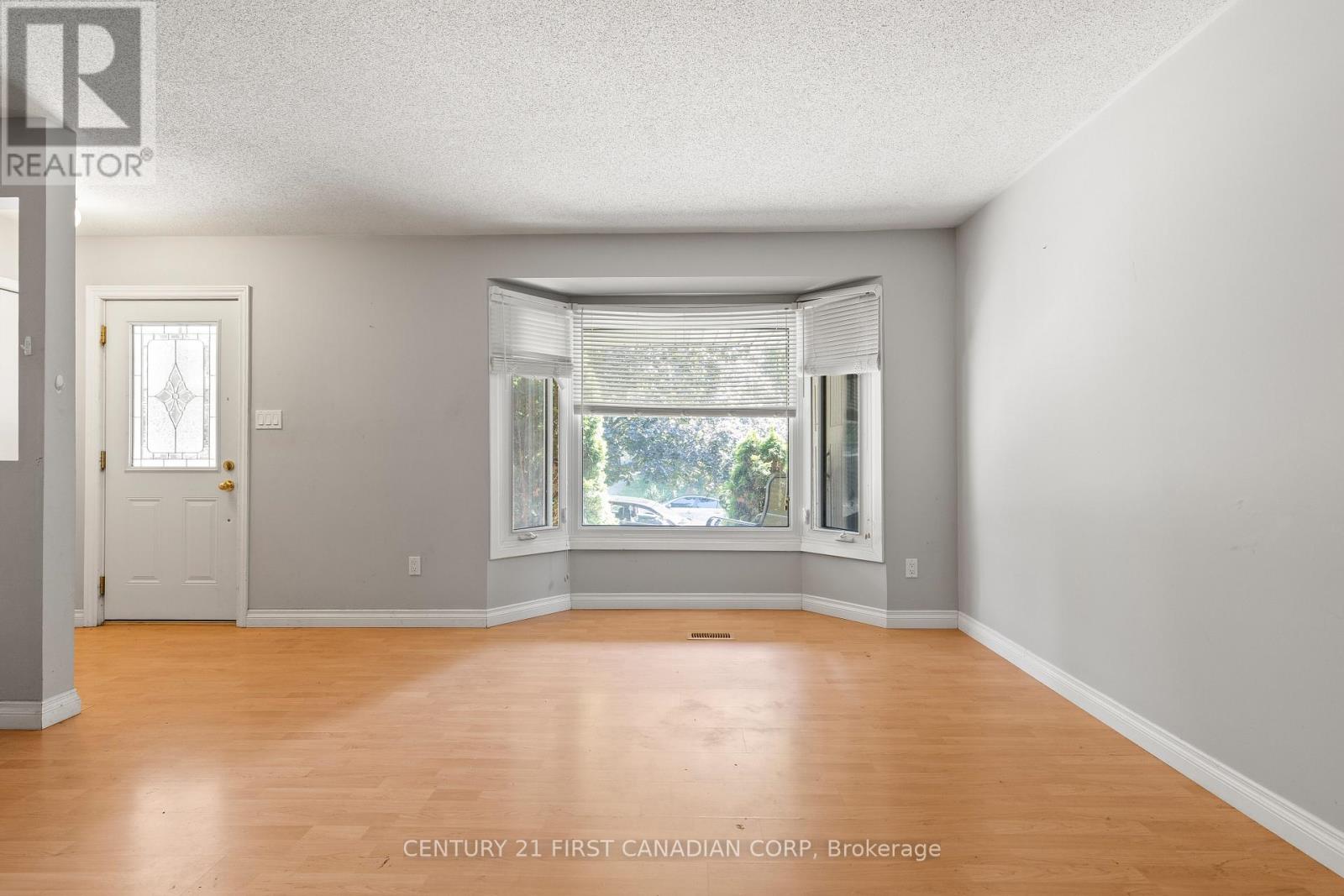 7 Rollscourt Gardens, London North, Ontario  N6G 1L9 - Photo 9 - X12350888