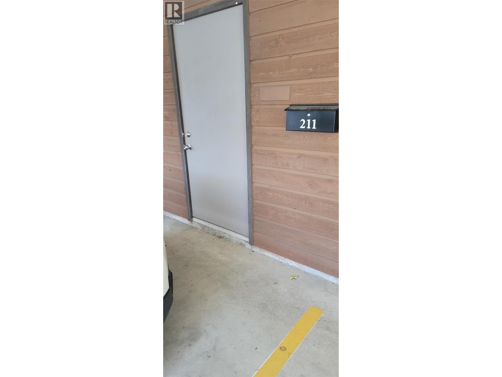 240 McIntosh Road Unit# 211 Kelowna Photo 18