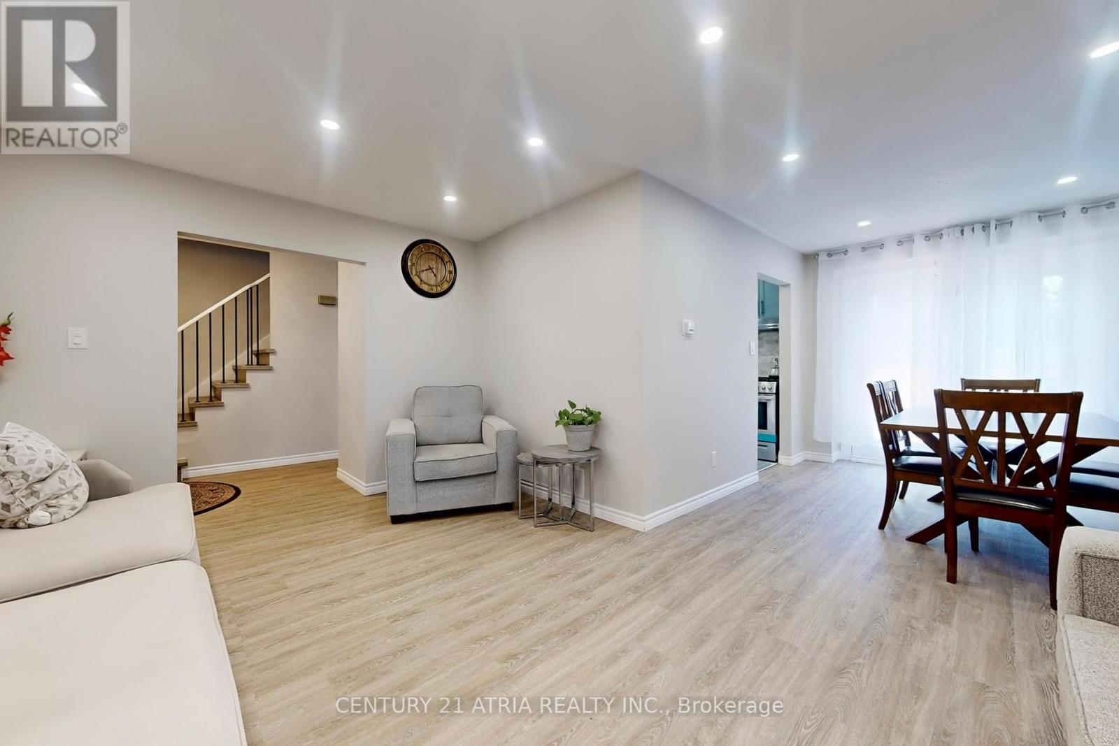 1011 Basswood Avenue, Oshawa, Ontario  L1H 2G8 - Photo 11 - E12350809