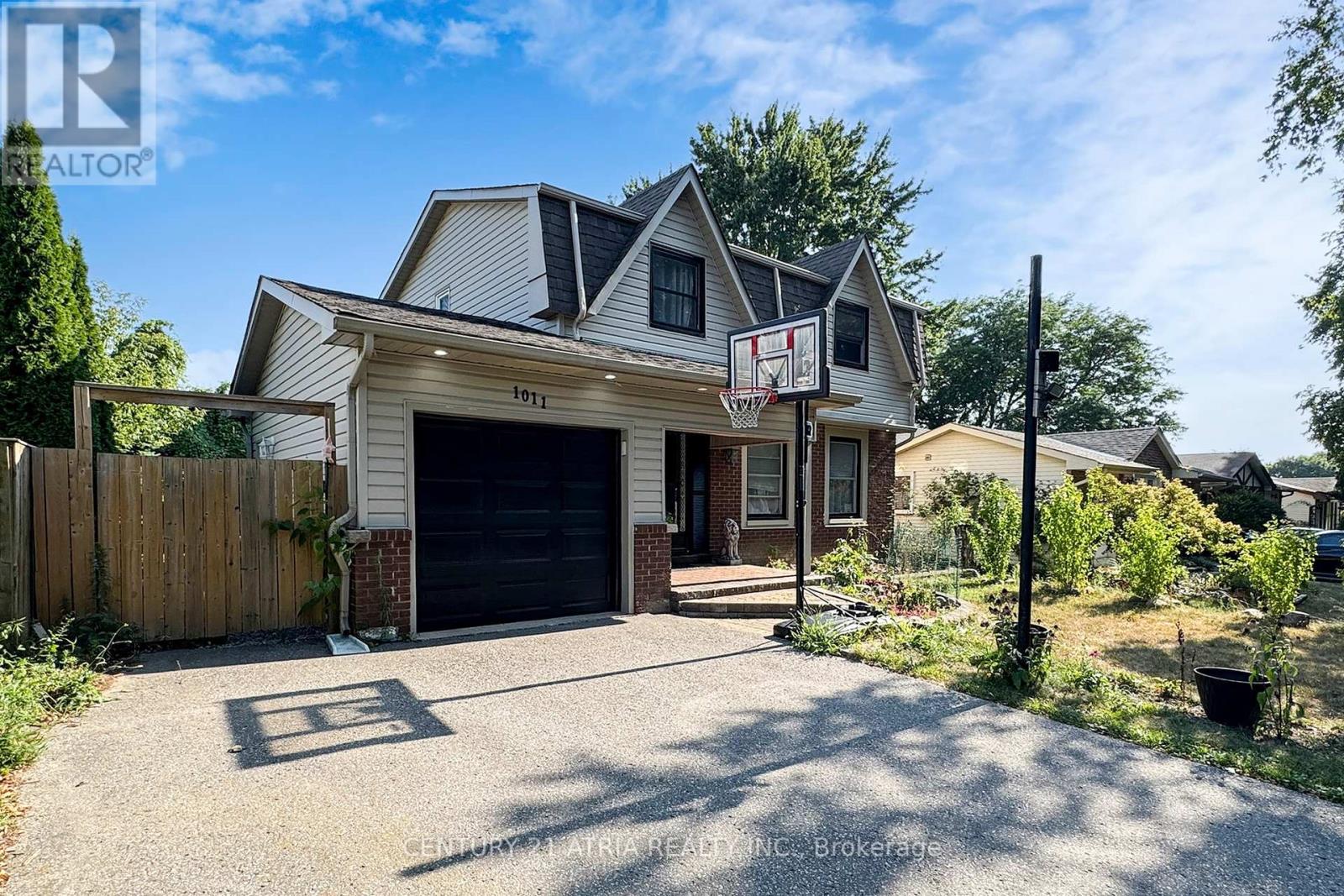 Property at 1011 BASSWOOD AVENUE image 4