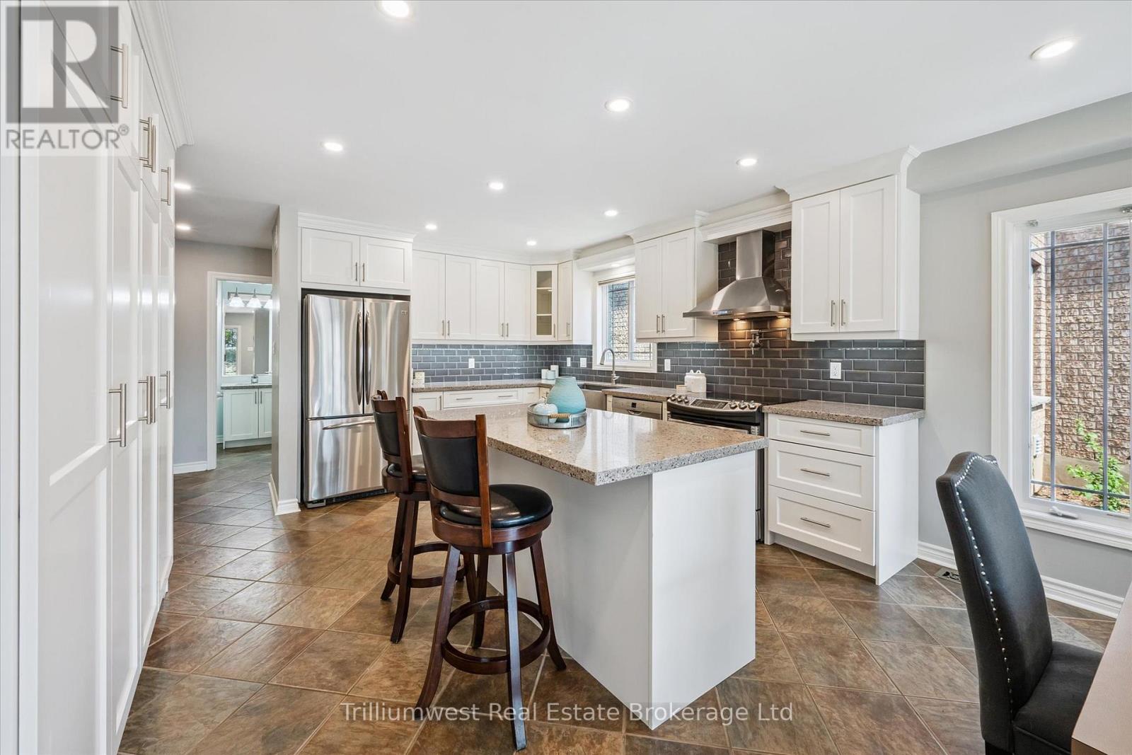 117 Simmonds Drive, Guelph, Ontario  N1E 7L8 - Photo 12 - X12350850