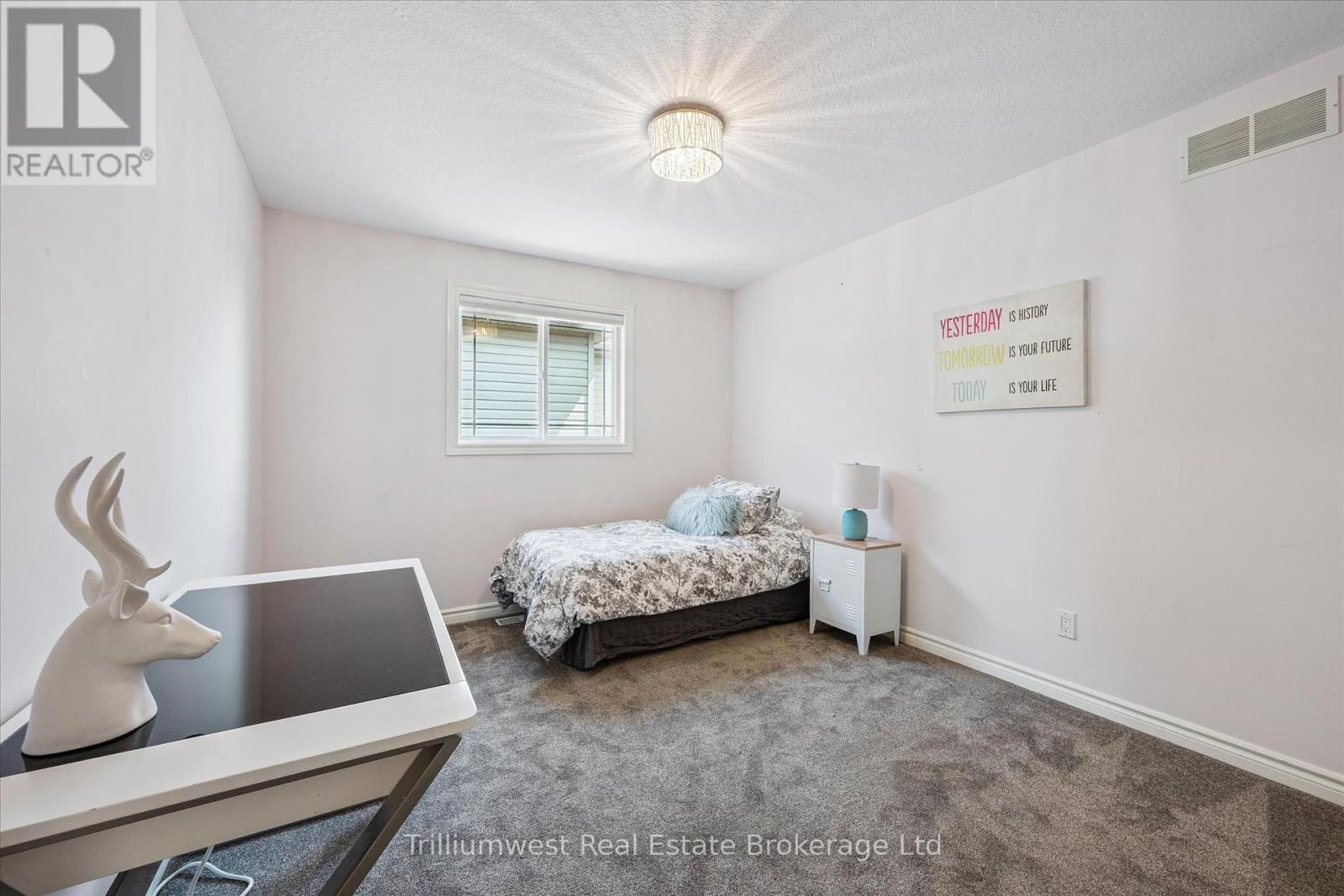 117 Simmonds Drive, Guelph, Ontario  N1E 7L8 - Photo 27 - X12350850