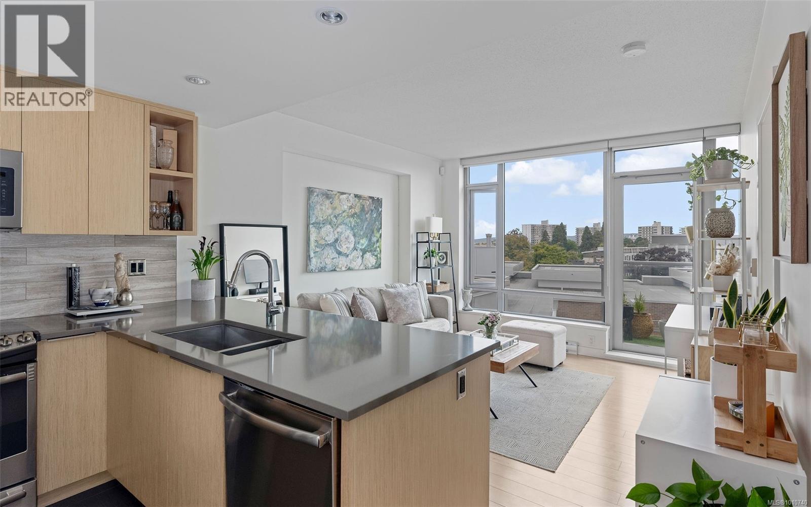 604 646 Michigan St, Victoria, British Columbia V8V 0B7 - Photo 5 - 1010740