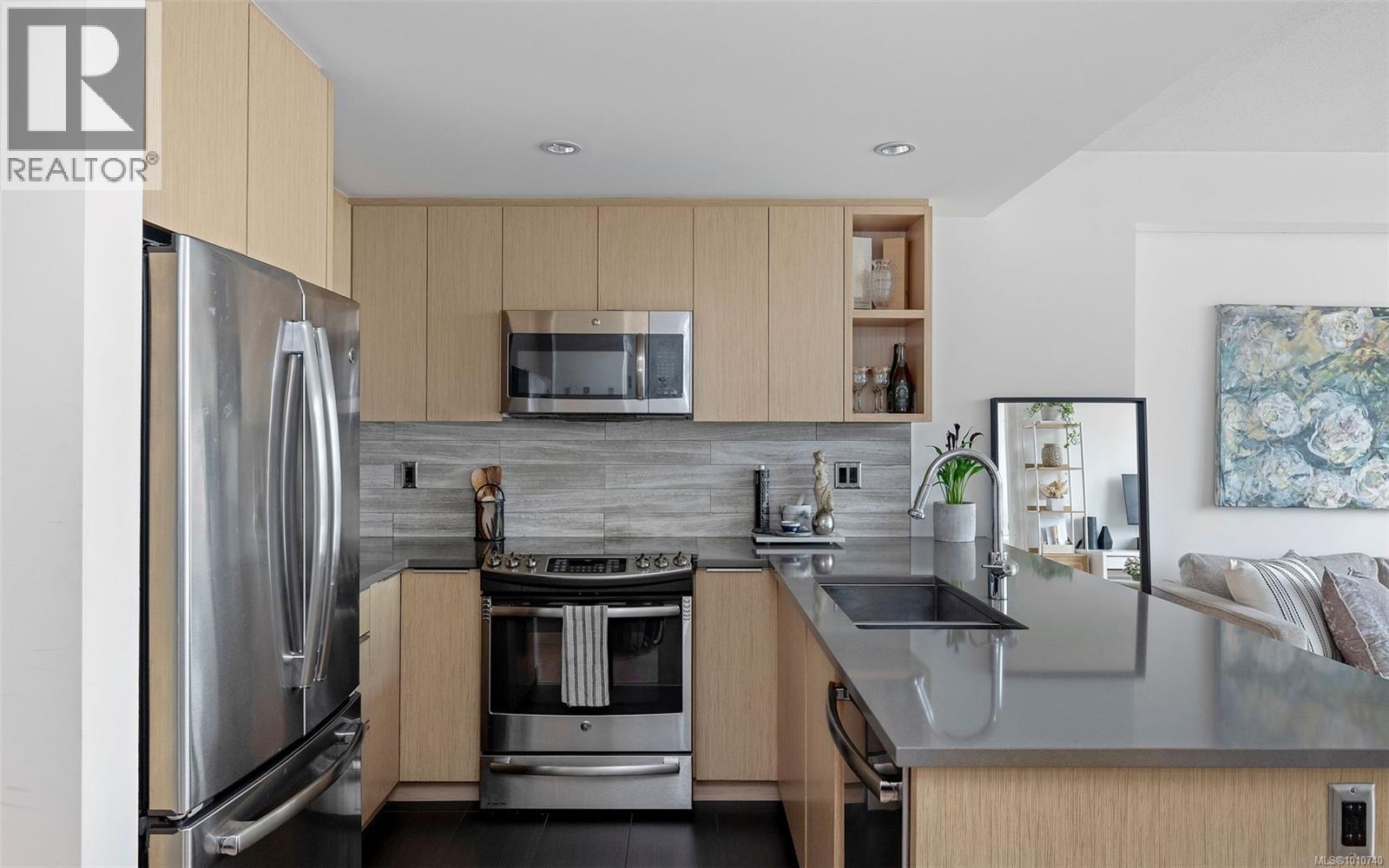 604 646 Michigan St, Victoria, British Columbia V8V 0B7 - Photo 10 - 1010740