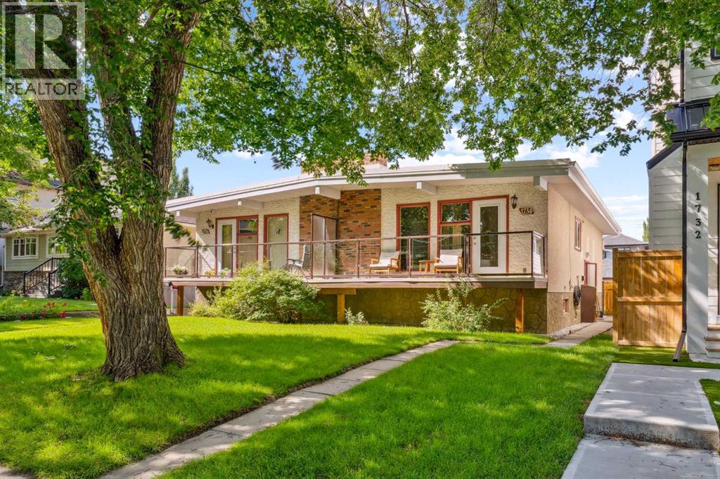 Property at 1734 47 Avenue SW image 2