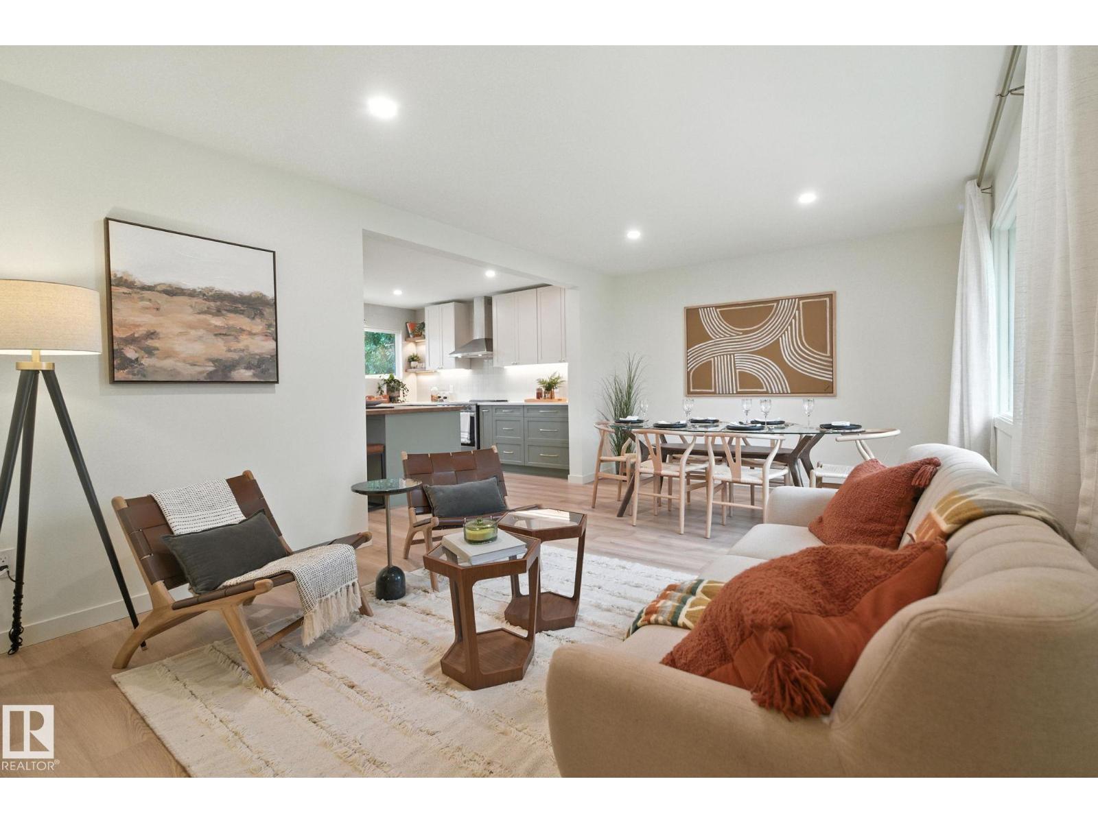 Property at 9444 74 ST NW image 4