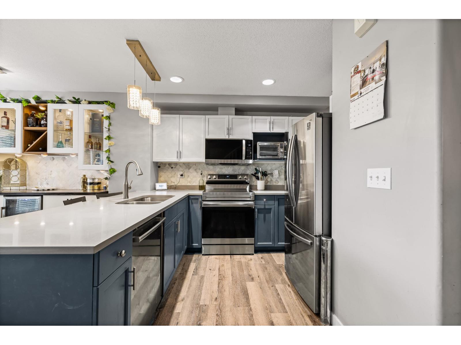 Property at 48 46906 RUSSELL ROAD image 3