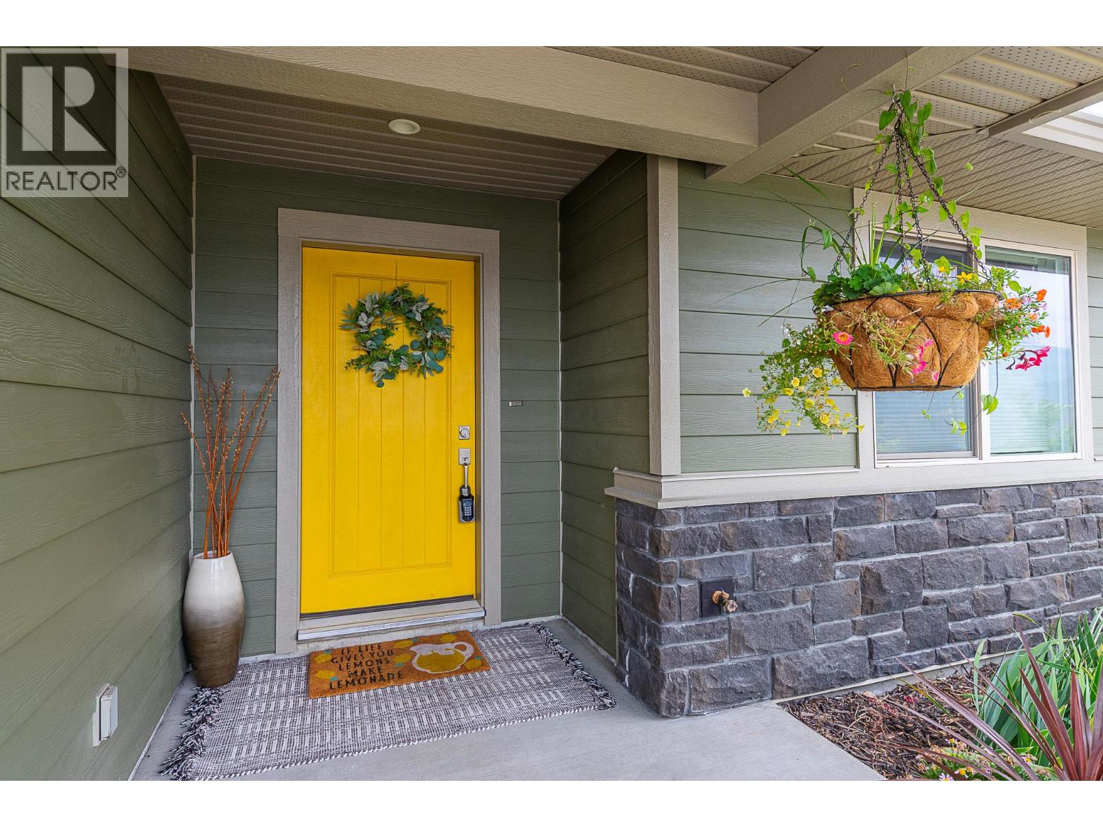 7412 Sun Peaks Drive, Vernon, British Columbia  V1B 4C6 - Photo 6 - 10359524