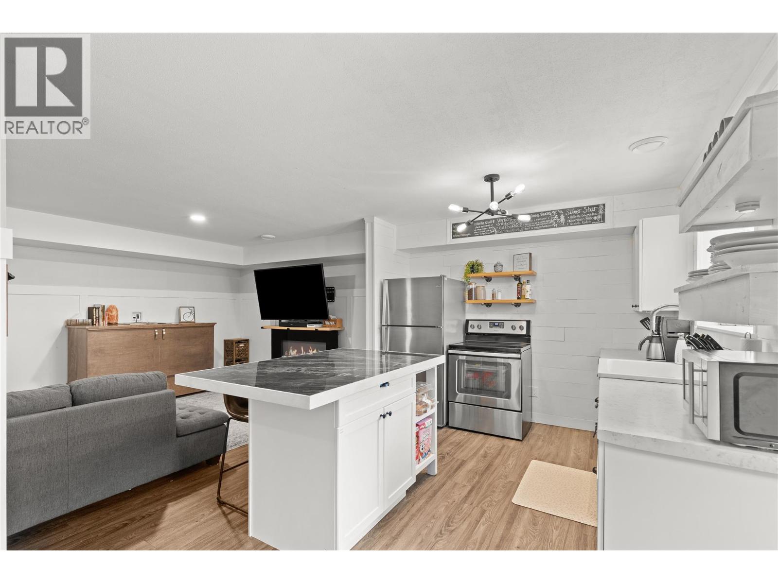 7412 Sun Peaks Drive, Vernon, British Columbia  V1B 4C6 - Photo 63 - 10359524