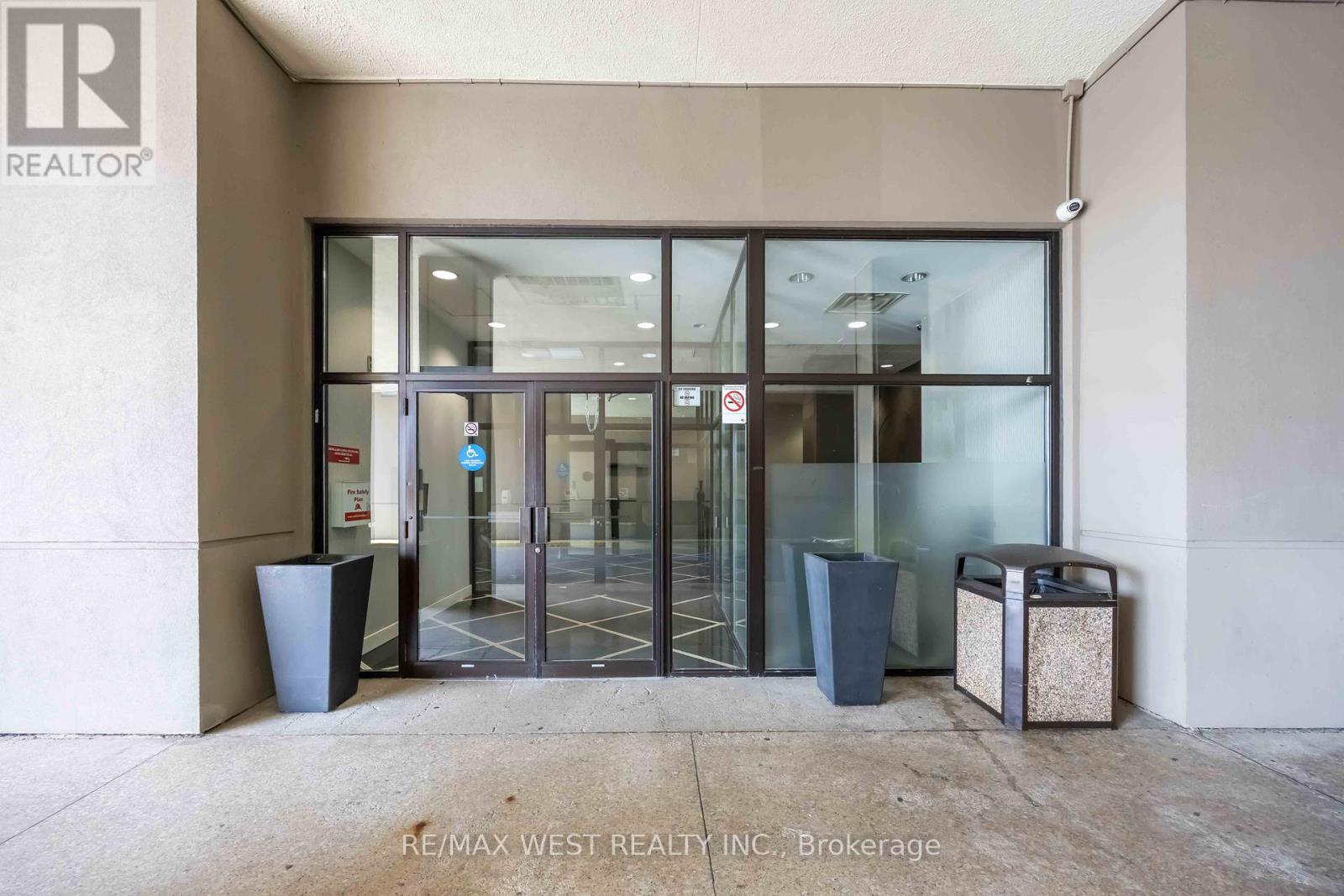 Property at 629 - 2737 KEELE STREET image 2