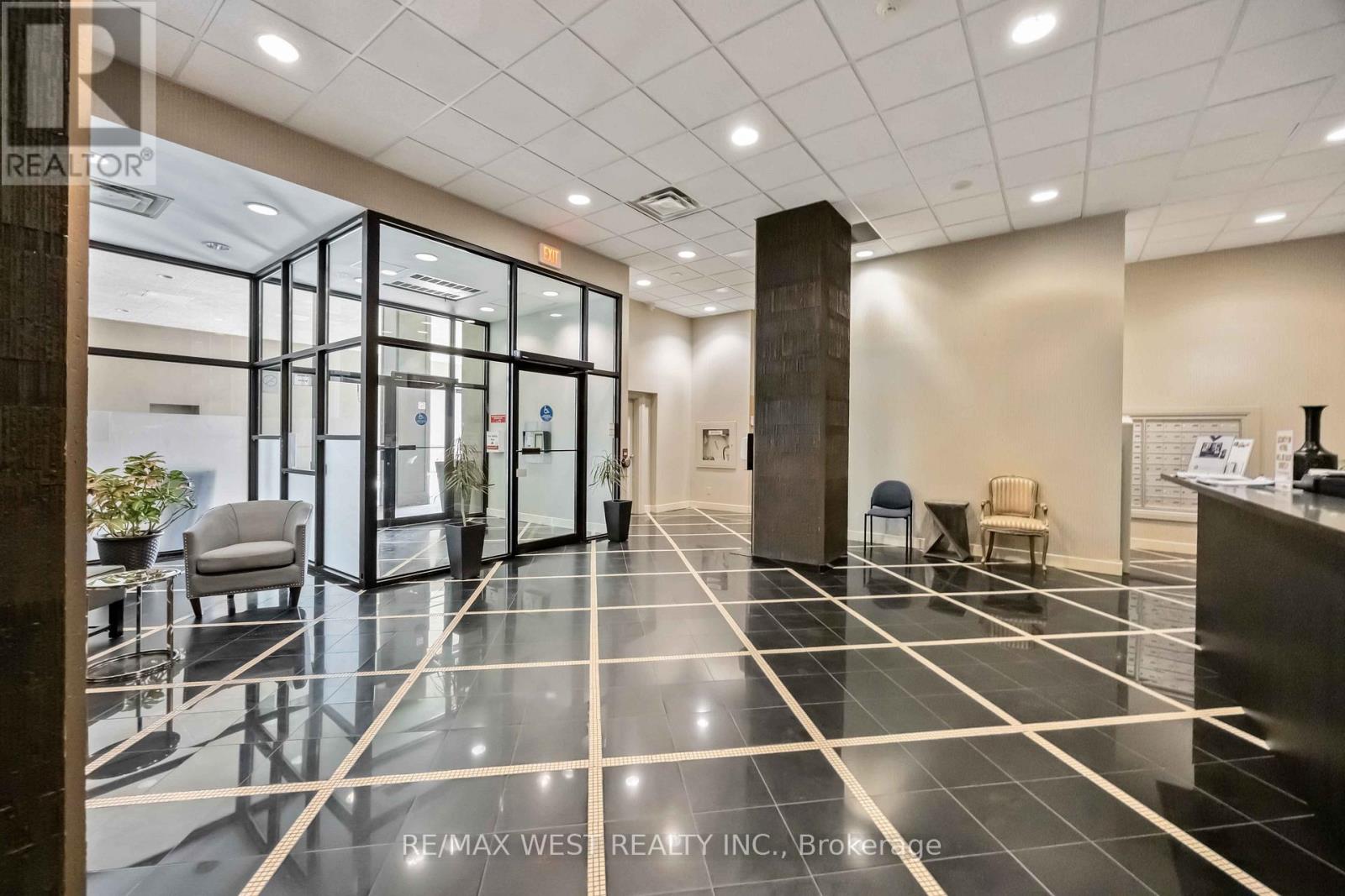 Property at 629 - 2737 KEELE STREET image 3