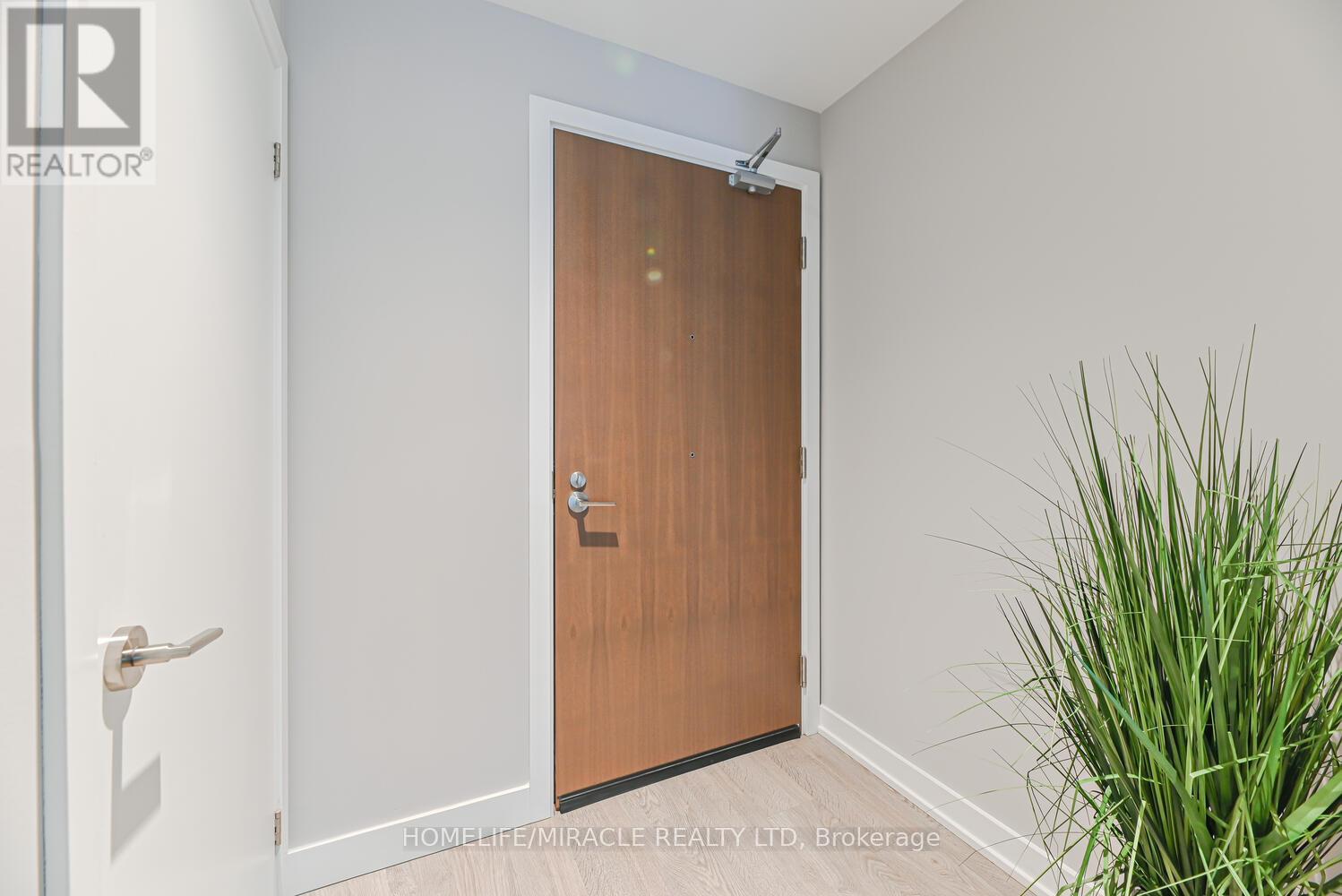 3811 - 1926 Lakeshore Boulevard, Toronto, Ontario  M6S 1A1 - Photo 5 - W12350801