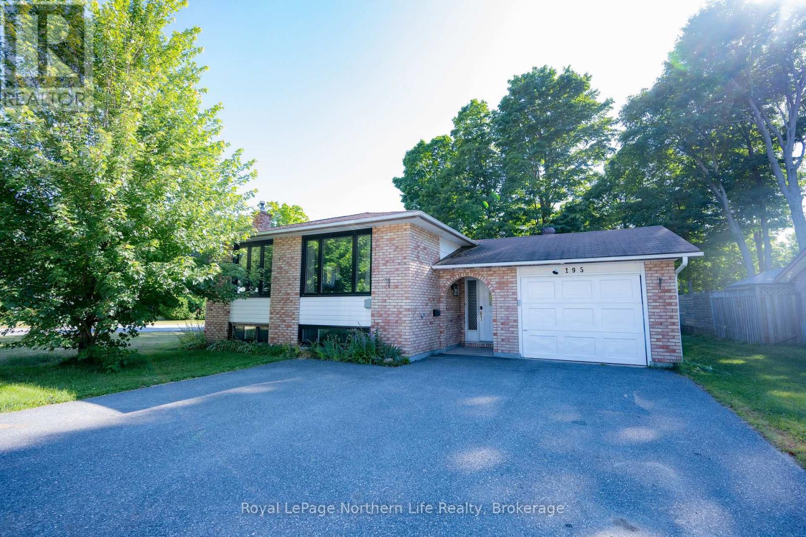Property at 195 PEARCE STREET image 2
