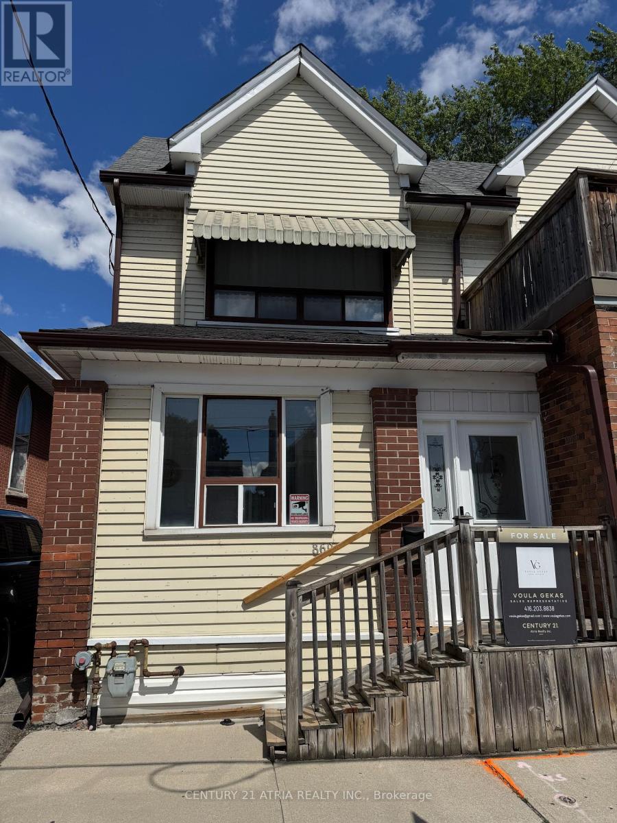 869 PAPE AVENUE E, Toronto, Ontario