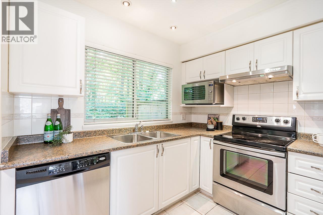 36 7465 Mulberry Place, Burnaby, British Columbia  V3N 5A1 - Photo 9 - R3038021
