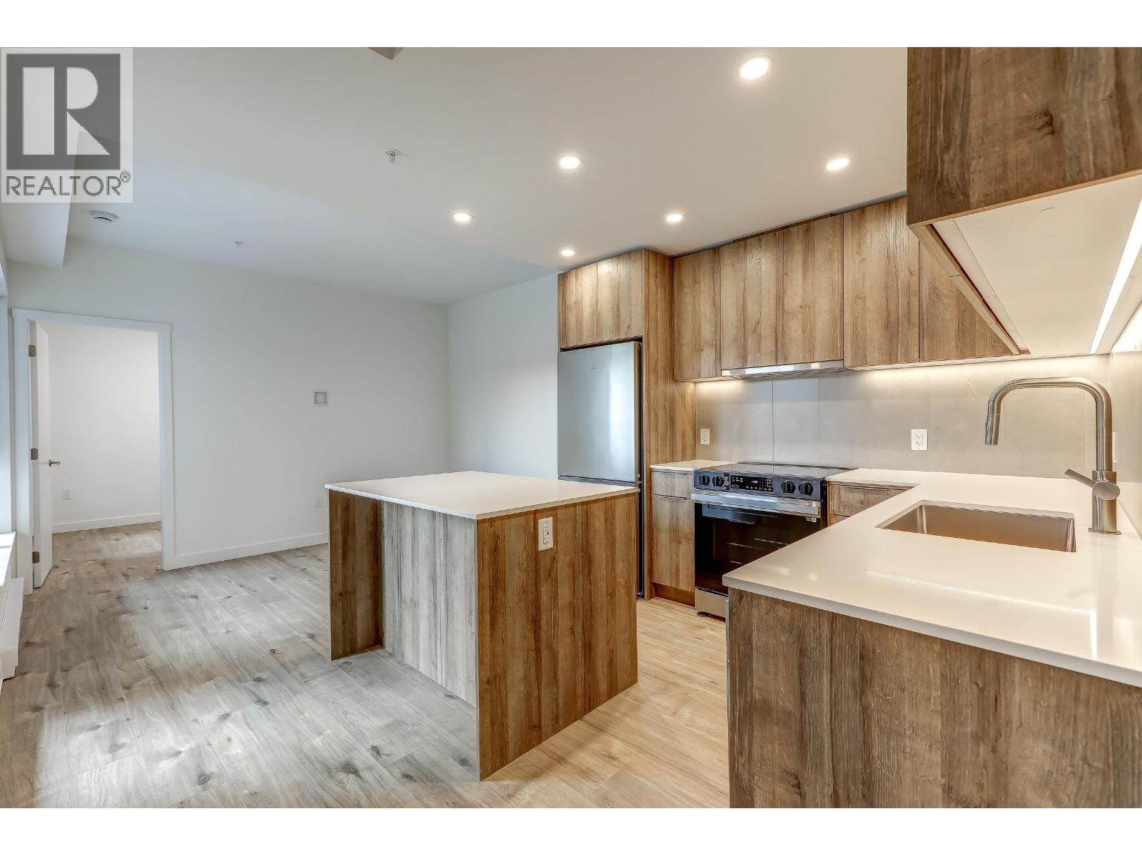 517 3594 Malsum Drive, North Vancouver, British Columbia  V7G 0B5 - Photo 2 - R3038035