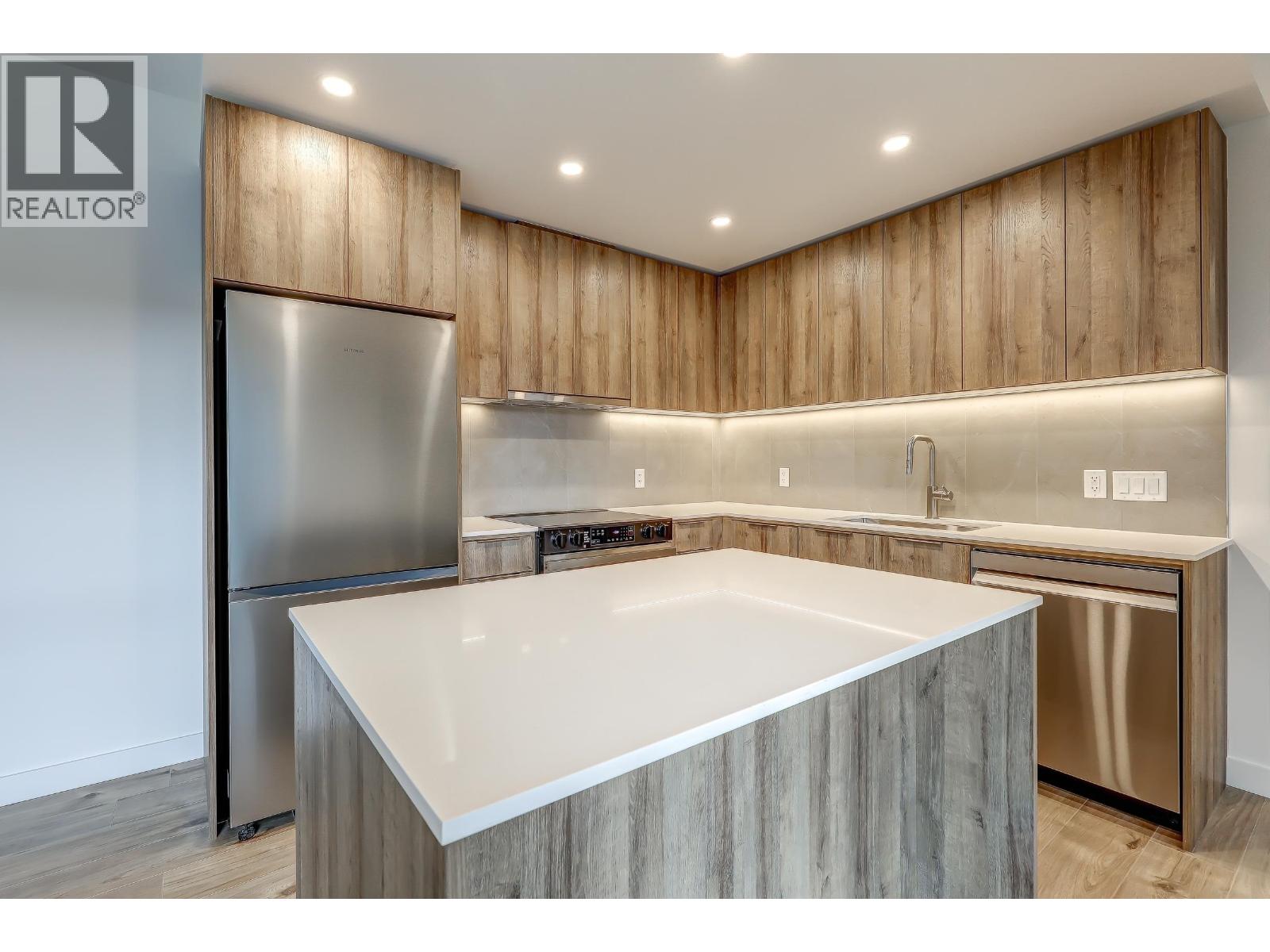 517 3594 Malsum Drive, North Vancouver, British Columbia  V7G 0B5 - Photo 4 - R3038035