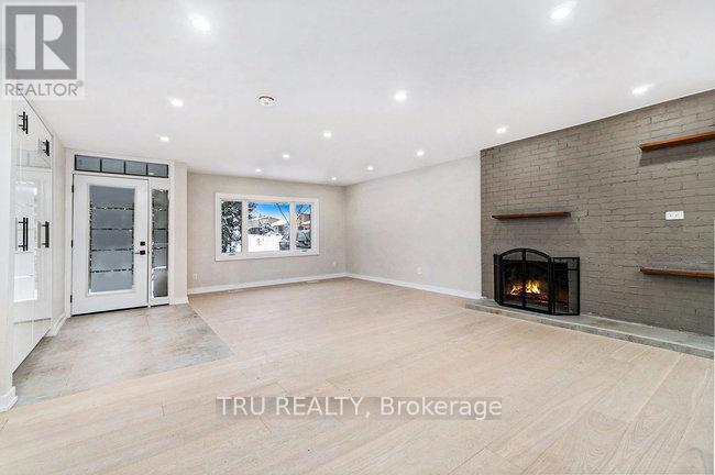 Property at 39 SUNNYCREST DRIVE image 4