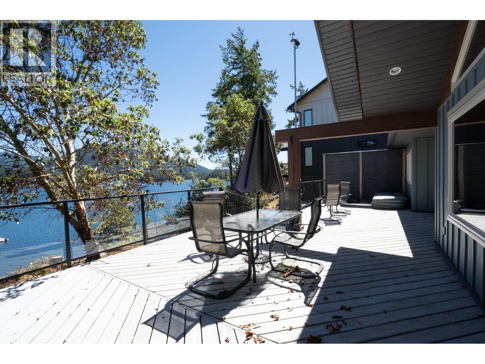 22 4622 Sinclair Bay Road, Pender Harbour, British Columbia  V0N 1S1 - Photo 3 - R3038002