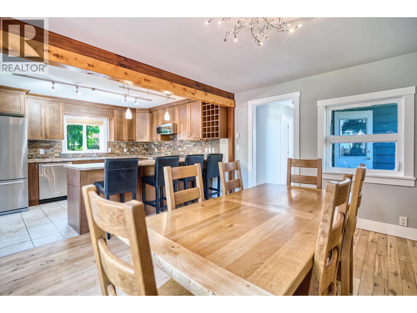 4631 Whitaker Road, Sechelt, British Columbia  V7Z 0E4 - Photo 11 - R3038014