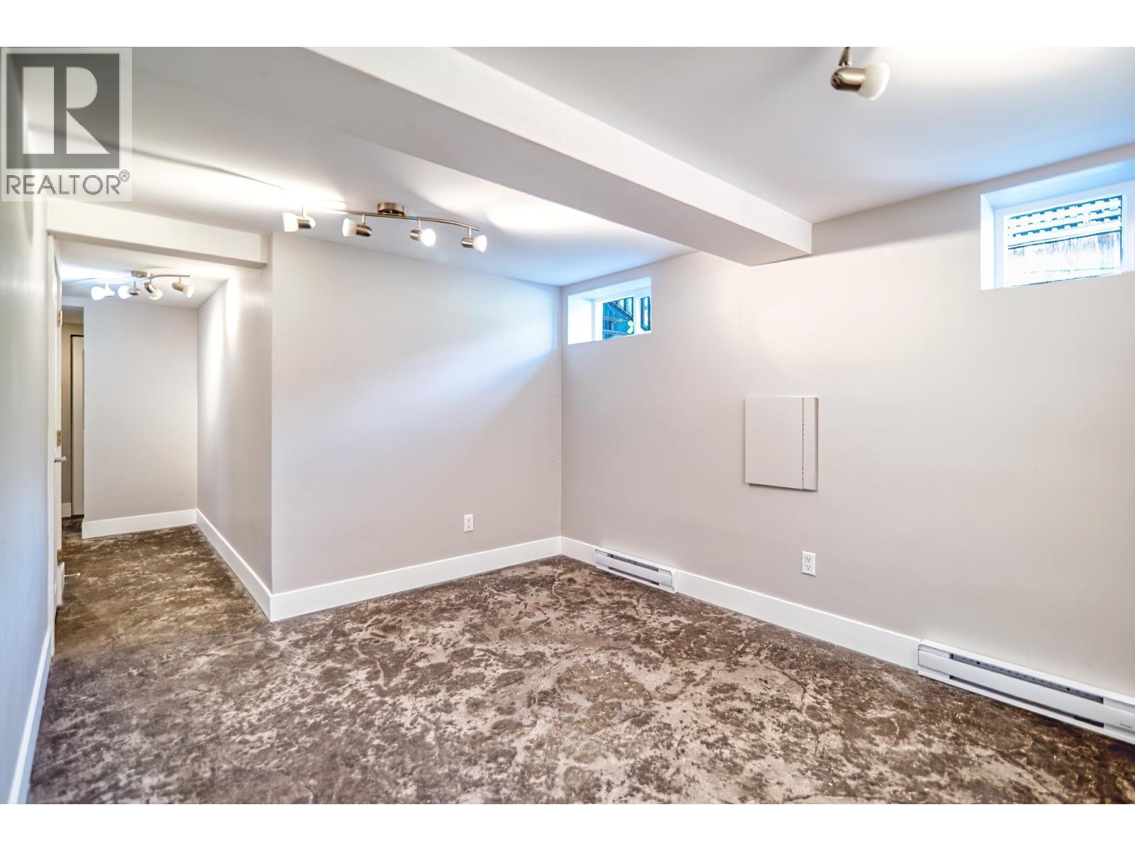 4631 Whitaker Road, Sechelt, British Columbia  V7Z 0E4 - Photo 27 - R3038014