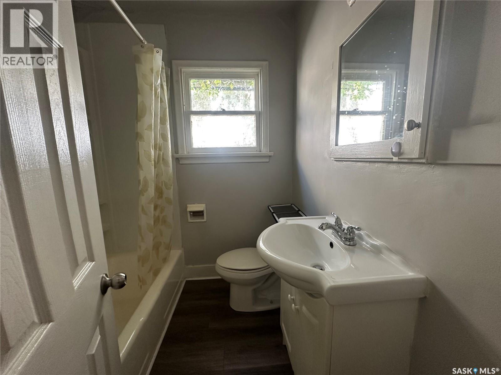 1374 Mctavish Street, Regina, Saskatchewan  S4T 3V9 - Photo 6 - SK015925