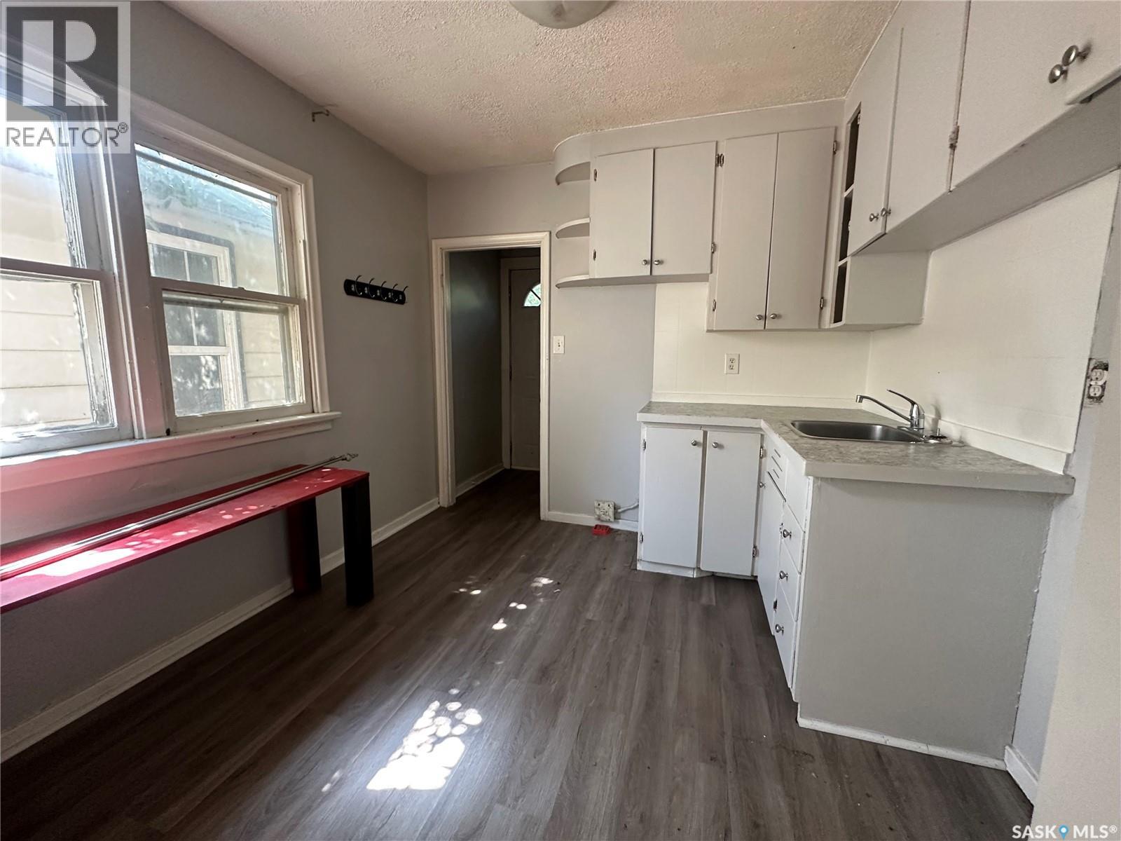 1374 Mctavish Street, Regina, Saskatchewan  S4T 3V9 - Photo 9 - SK015925