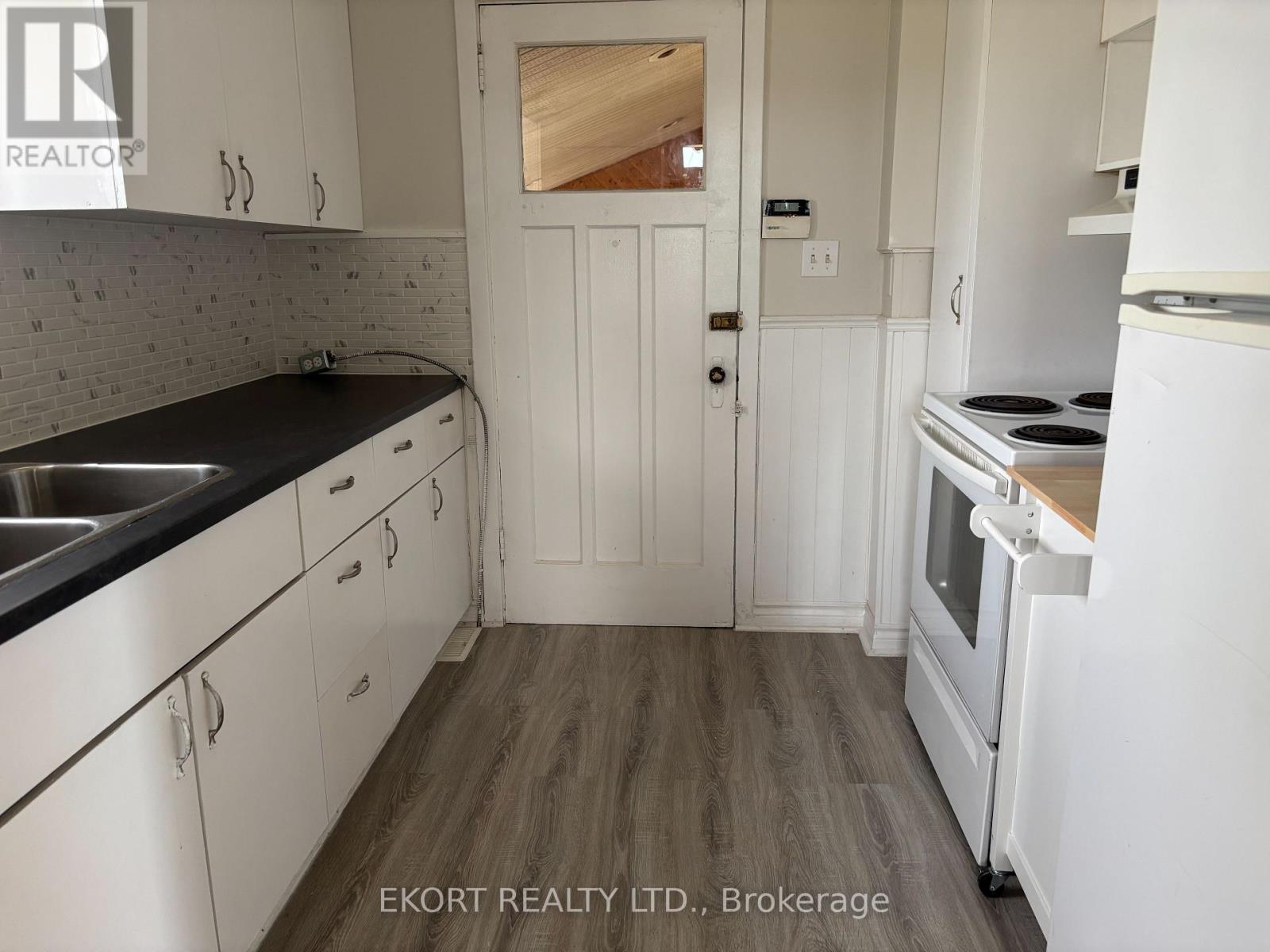 533 Avonlough Road, Belleville, Ontario  K8N 4Z2 - Photo 4 - X12351118