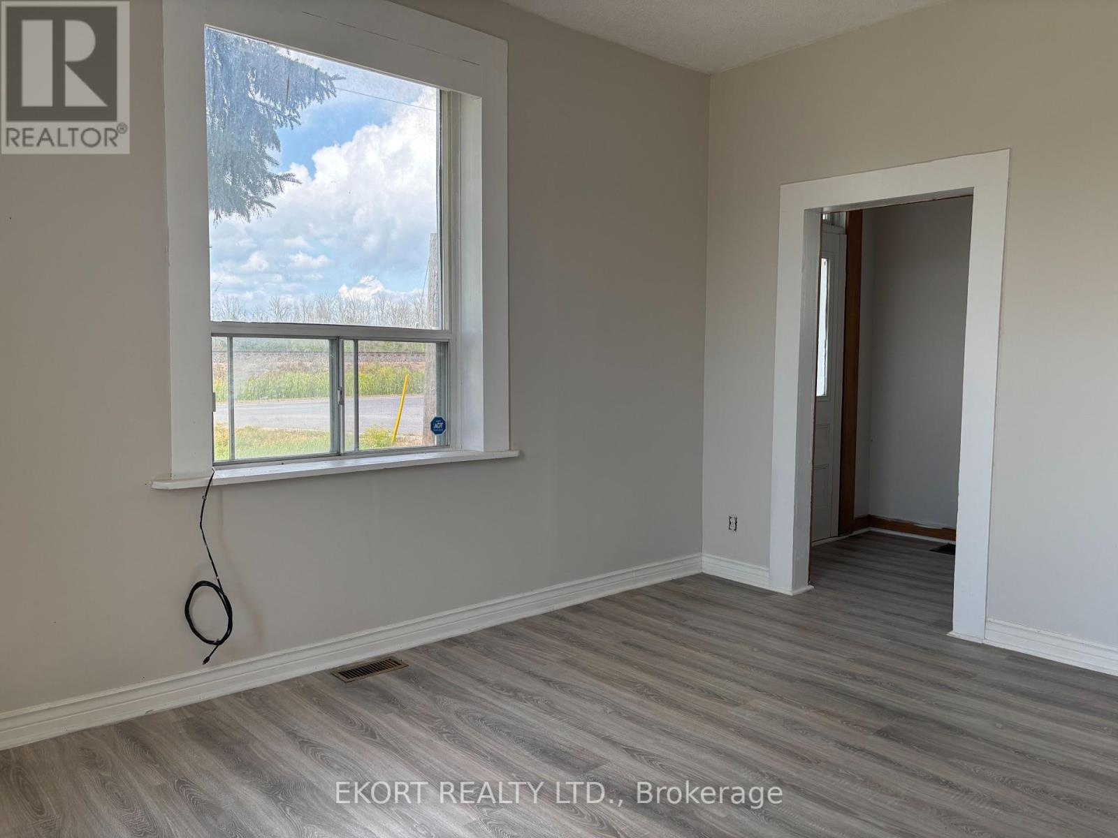 533 Avonlough Road, Belleville, Ontario  K8N 4Z2 - Photo 6 - X12351118