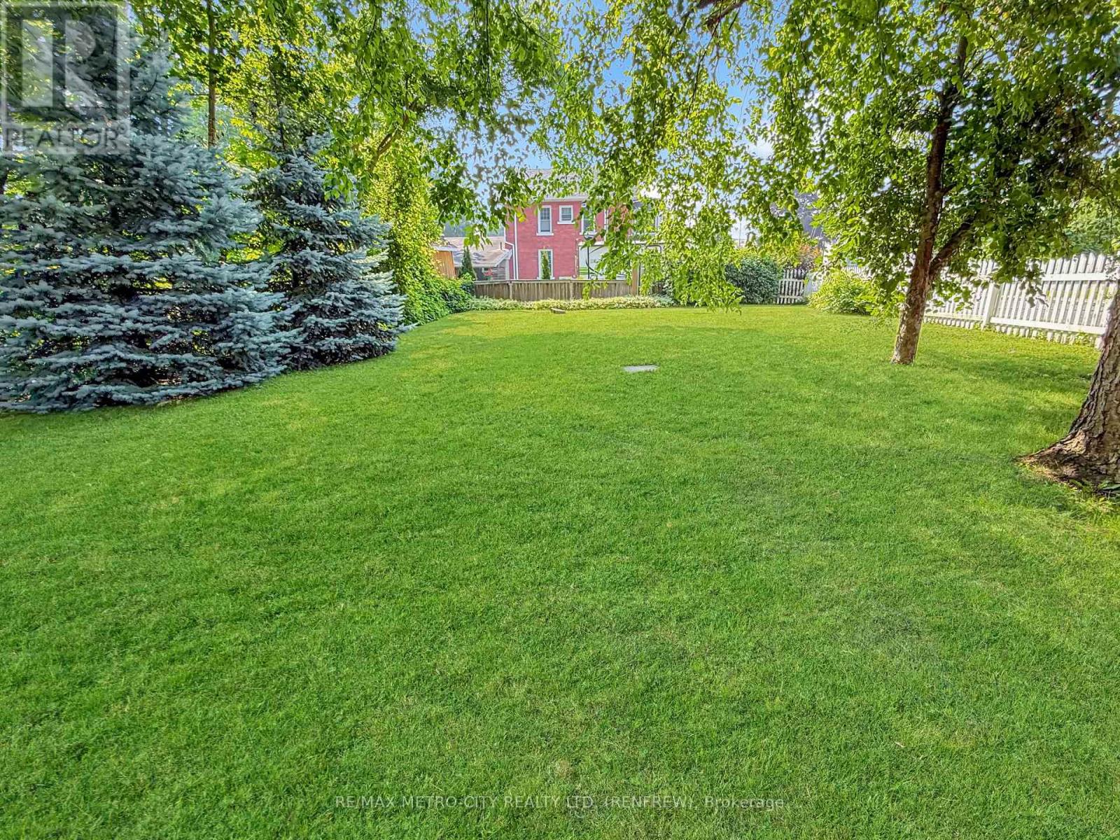 19 Lorne Street S, Renfrew, Ontario  K7V 1K8 - Photo 23 - X12312426