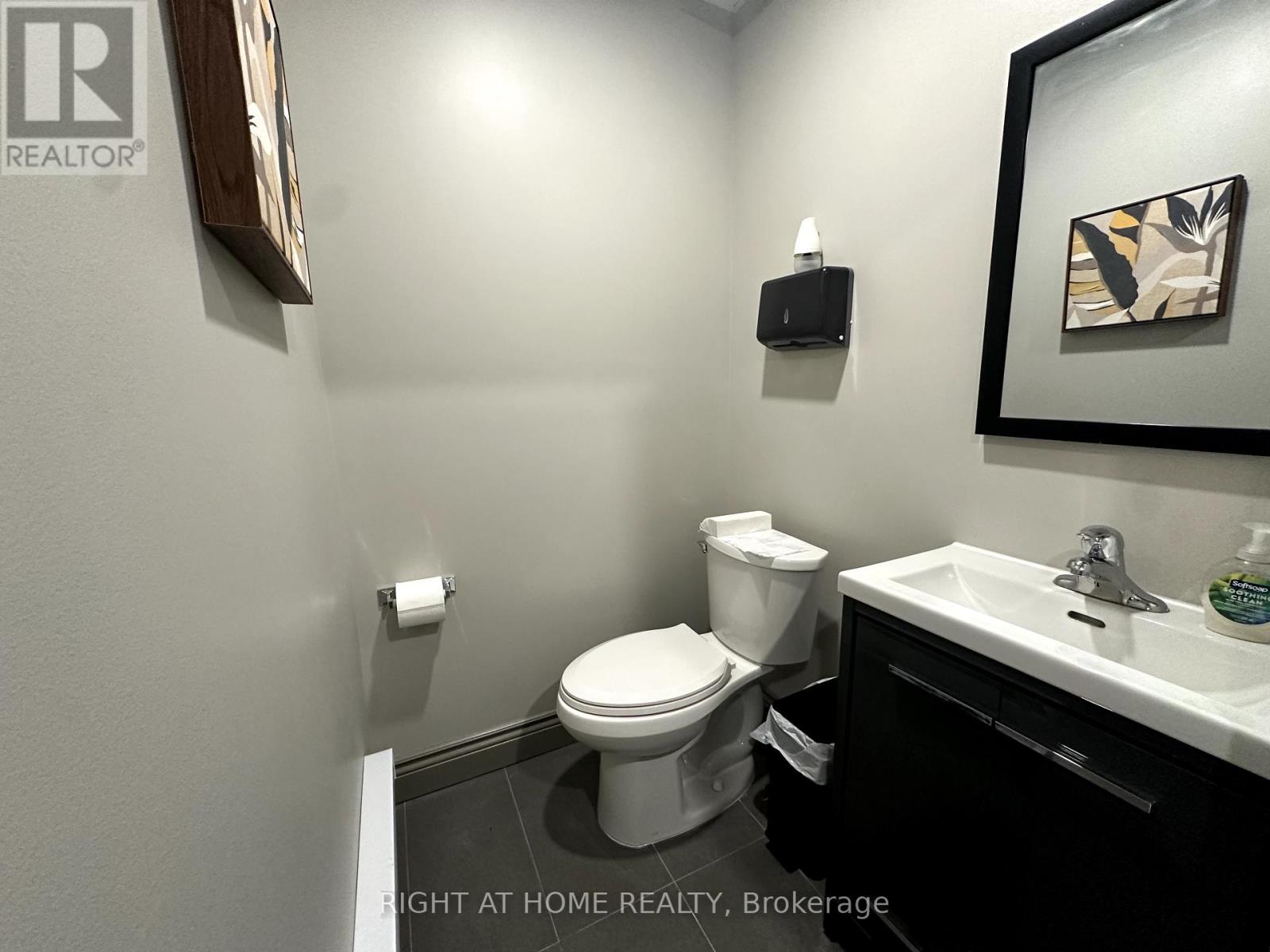 4 - 1228 Gorham Street, Newmarket, Ontario  L3Y 8Z1 - Photo 25 - N12351014
