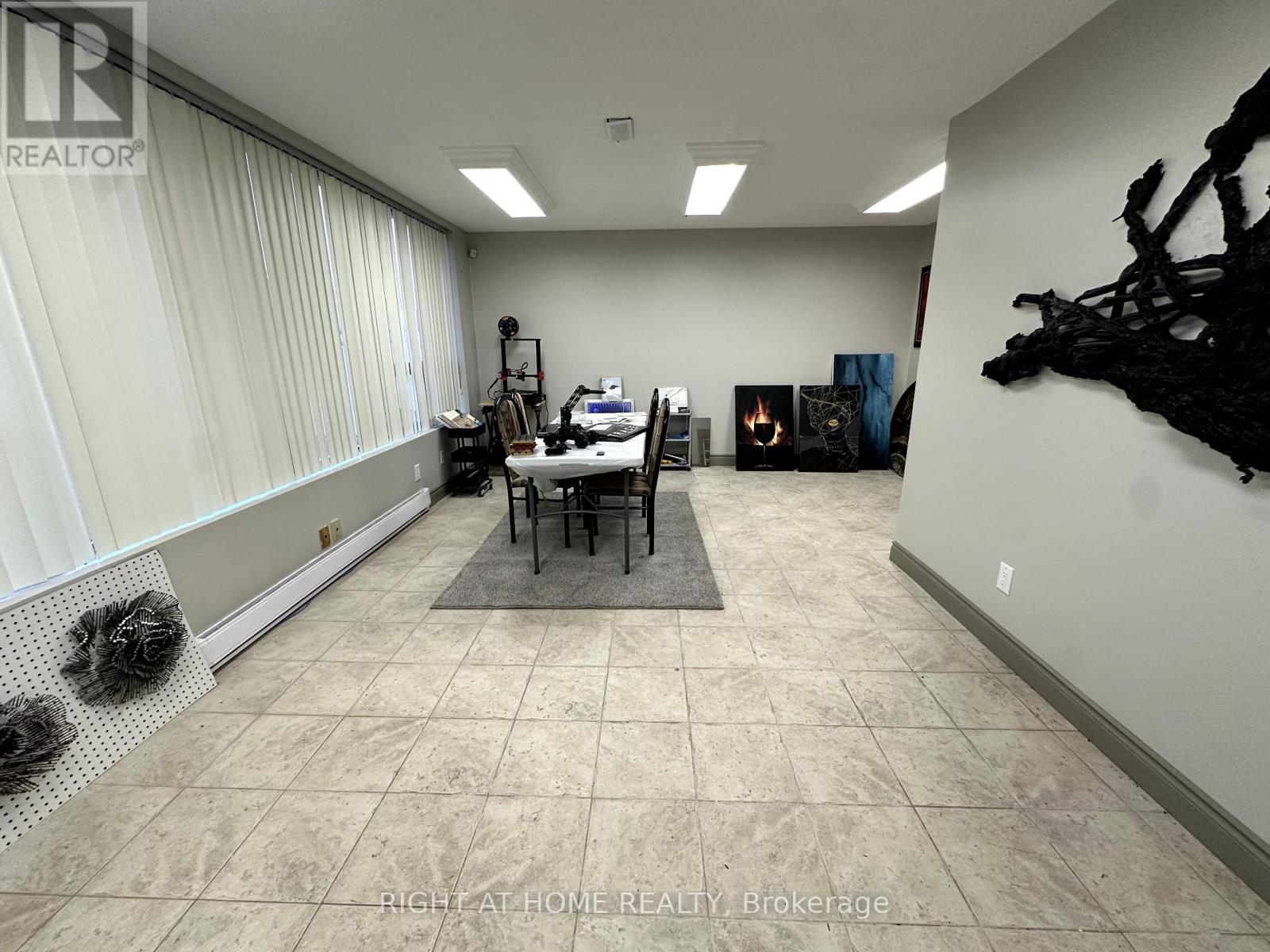 4 - 1228 Gorham Street, Newmarket, Ontario  L3Y 8Z1 - Photo 4 - N12351014