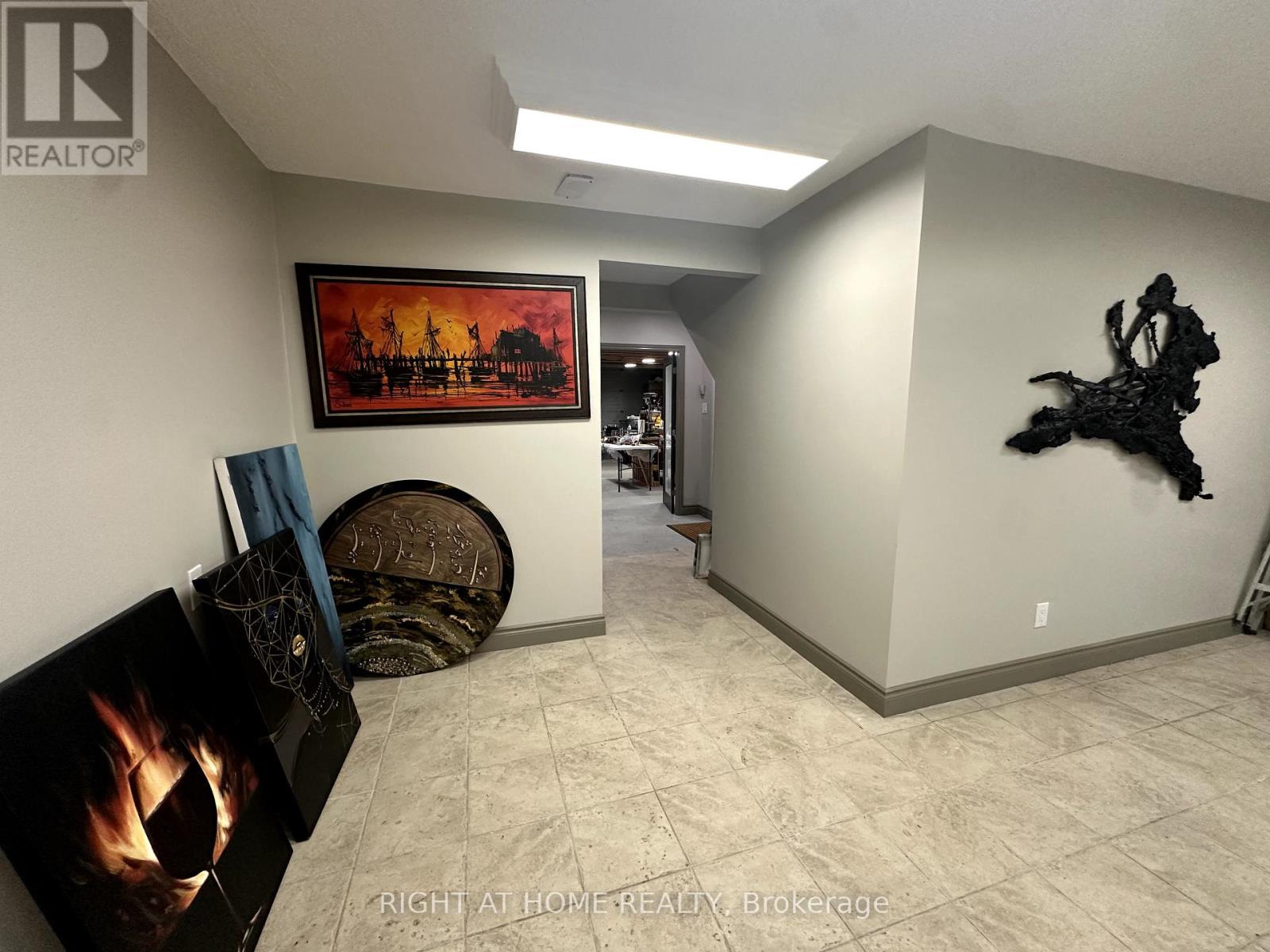 4 - 1228 Gorham Street, Newmarket, Ontario  L3Y 8Z1 - Photo 6 - N12351014